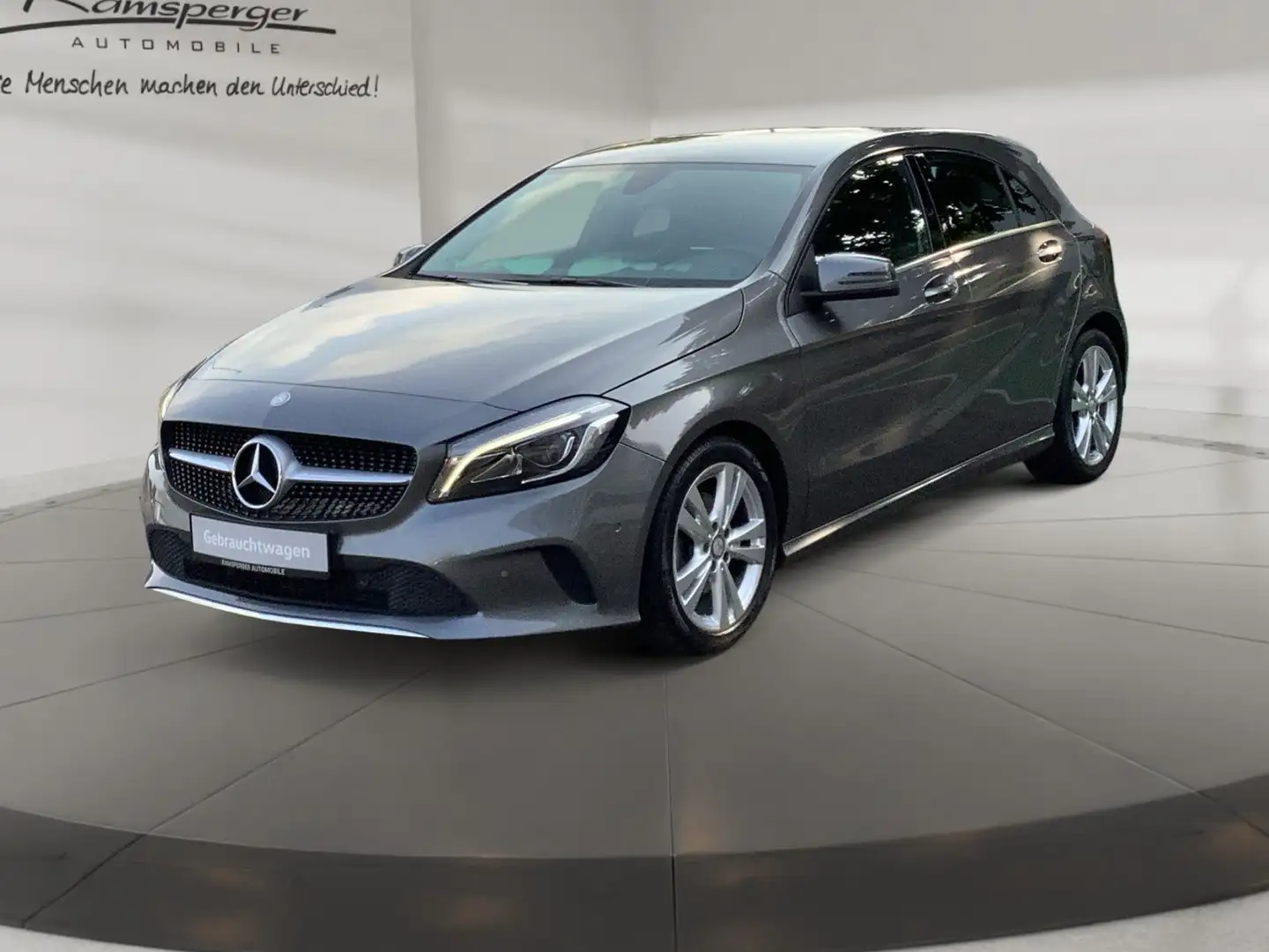 Mercedes-Benz A 180 Urban DCT GRA LED Navi SHZ PDC Grijs - 2