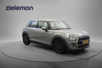1.5 Cooper Business - Navi, Cruise