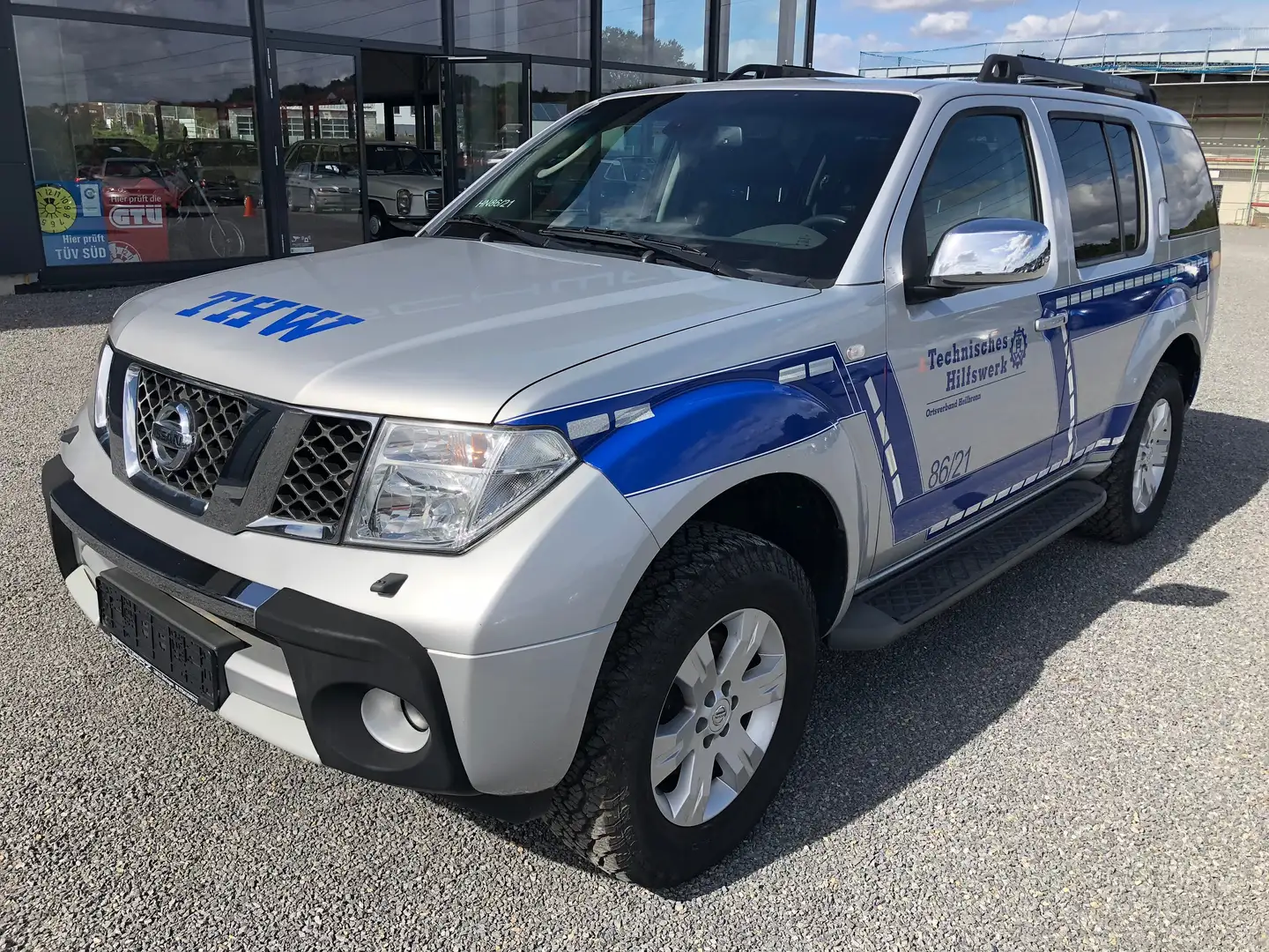 Nissan Pathfinder 4.0 V6 Premium-Executive-Paket*THW*MOTORSCHADEN* Plateado - 1