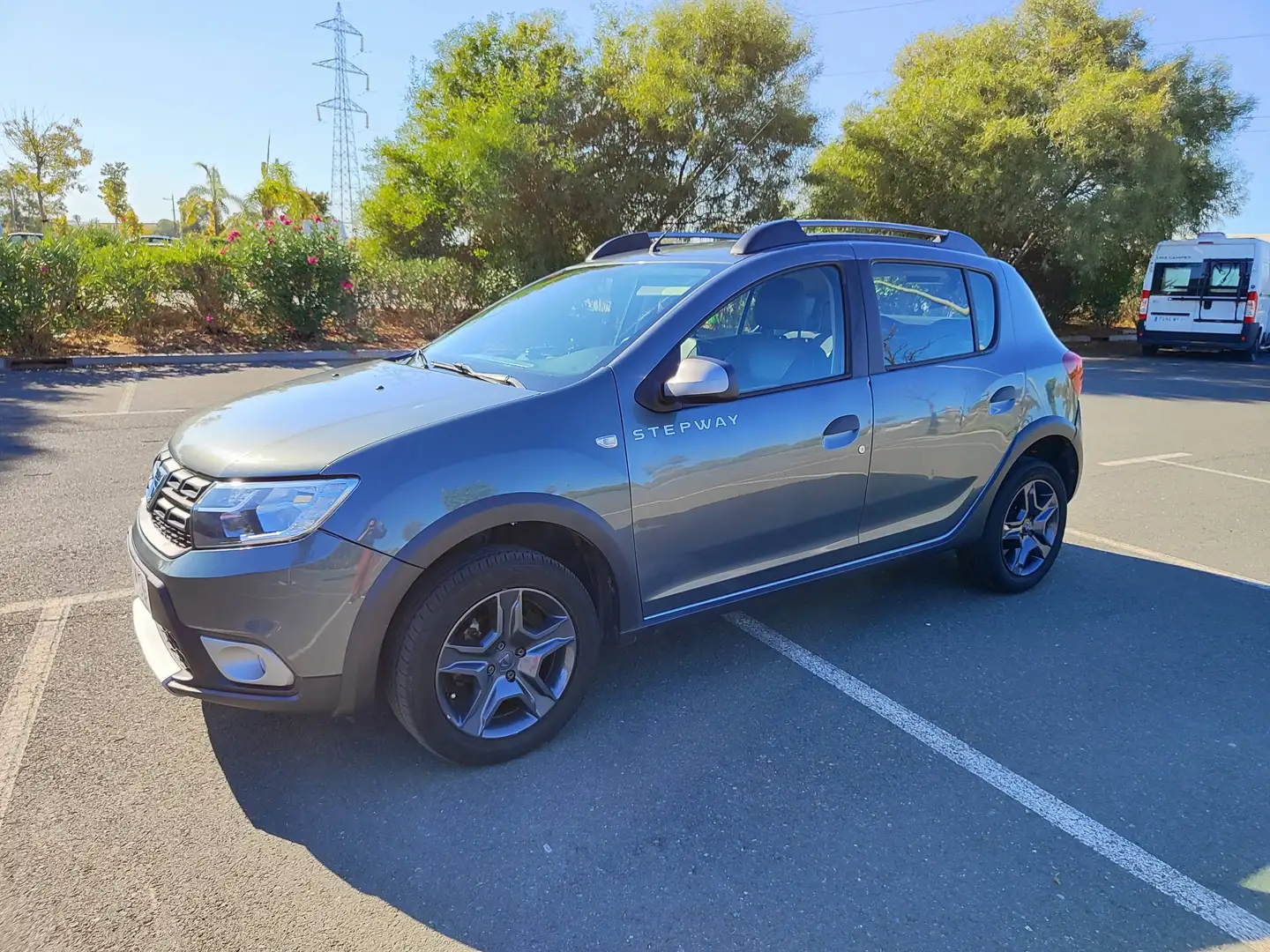 Dacia Sandero Sandero 1.5dCi SL Trotamundos 66kW SL Trotamundos Gris - 1