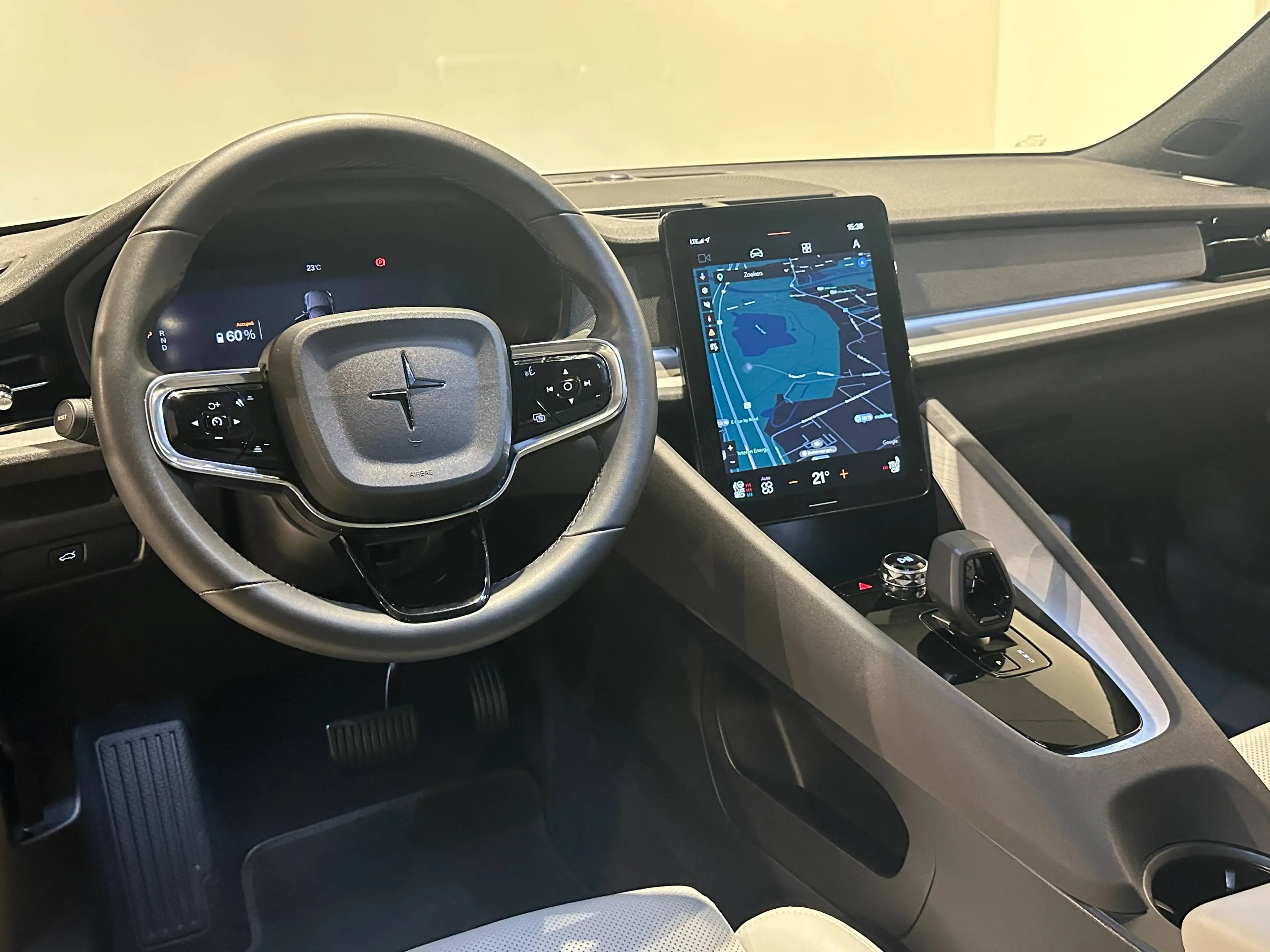 Polestar 2 Polestar 2 LONG RANGE + PILOT + PLUS PACK + ZETELVENTILATIE — photo 4