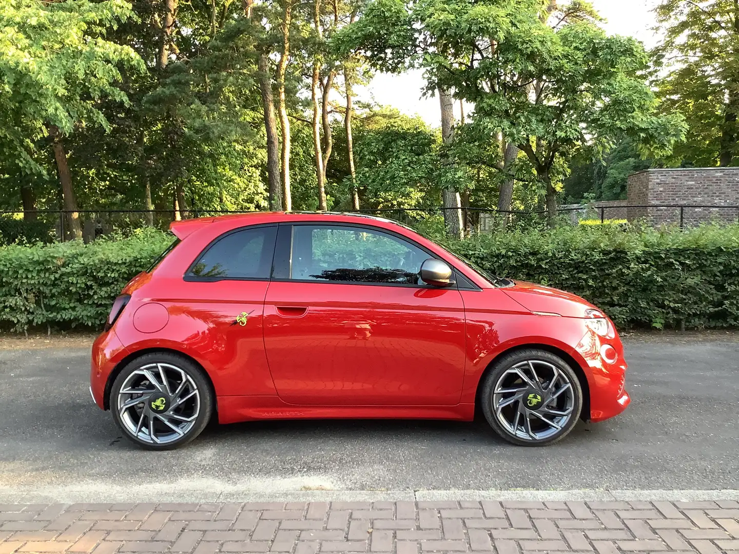 Abarth 500e Turismo Red - 2