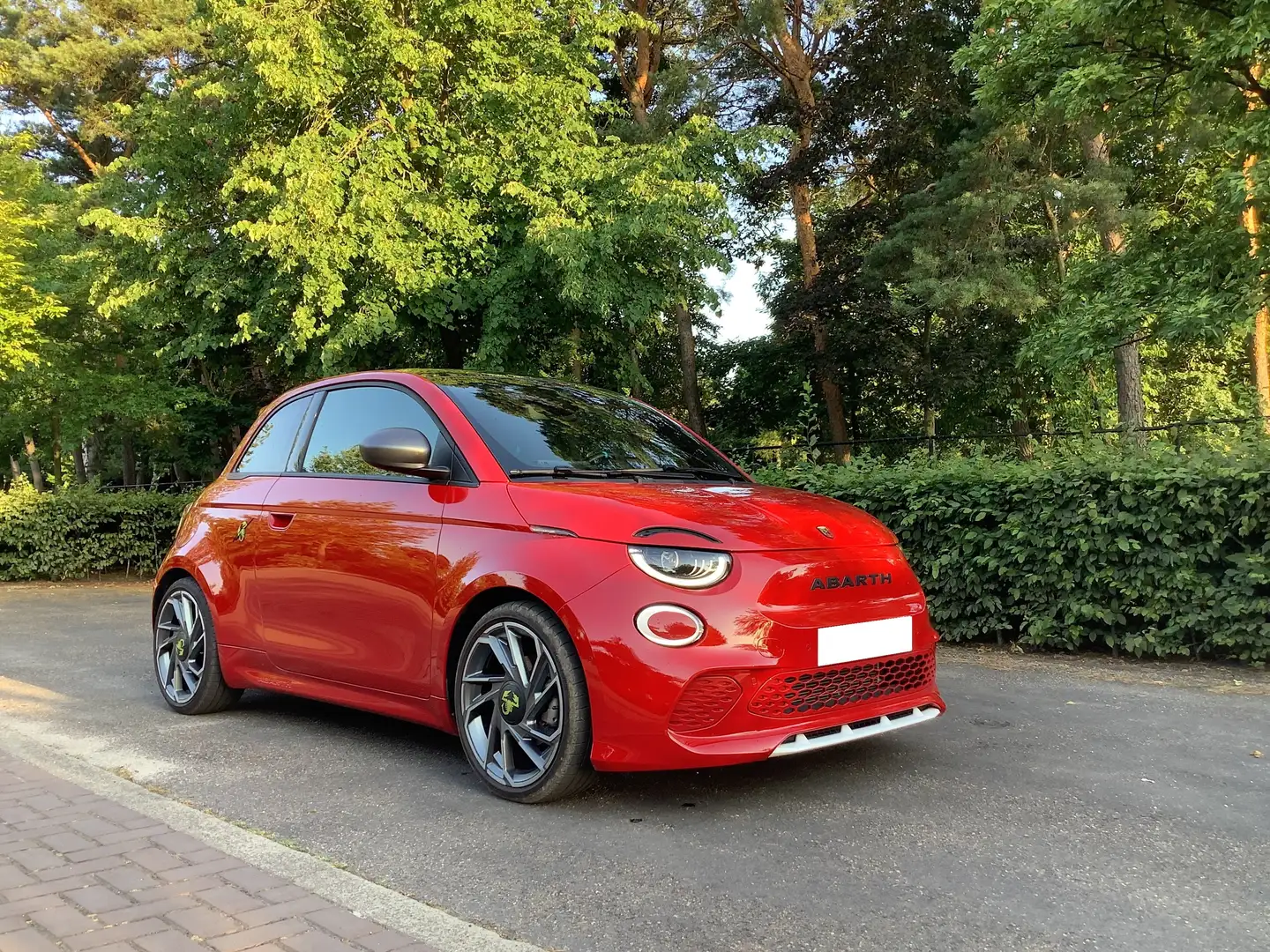 Abarth 500e Turismo Red - 1