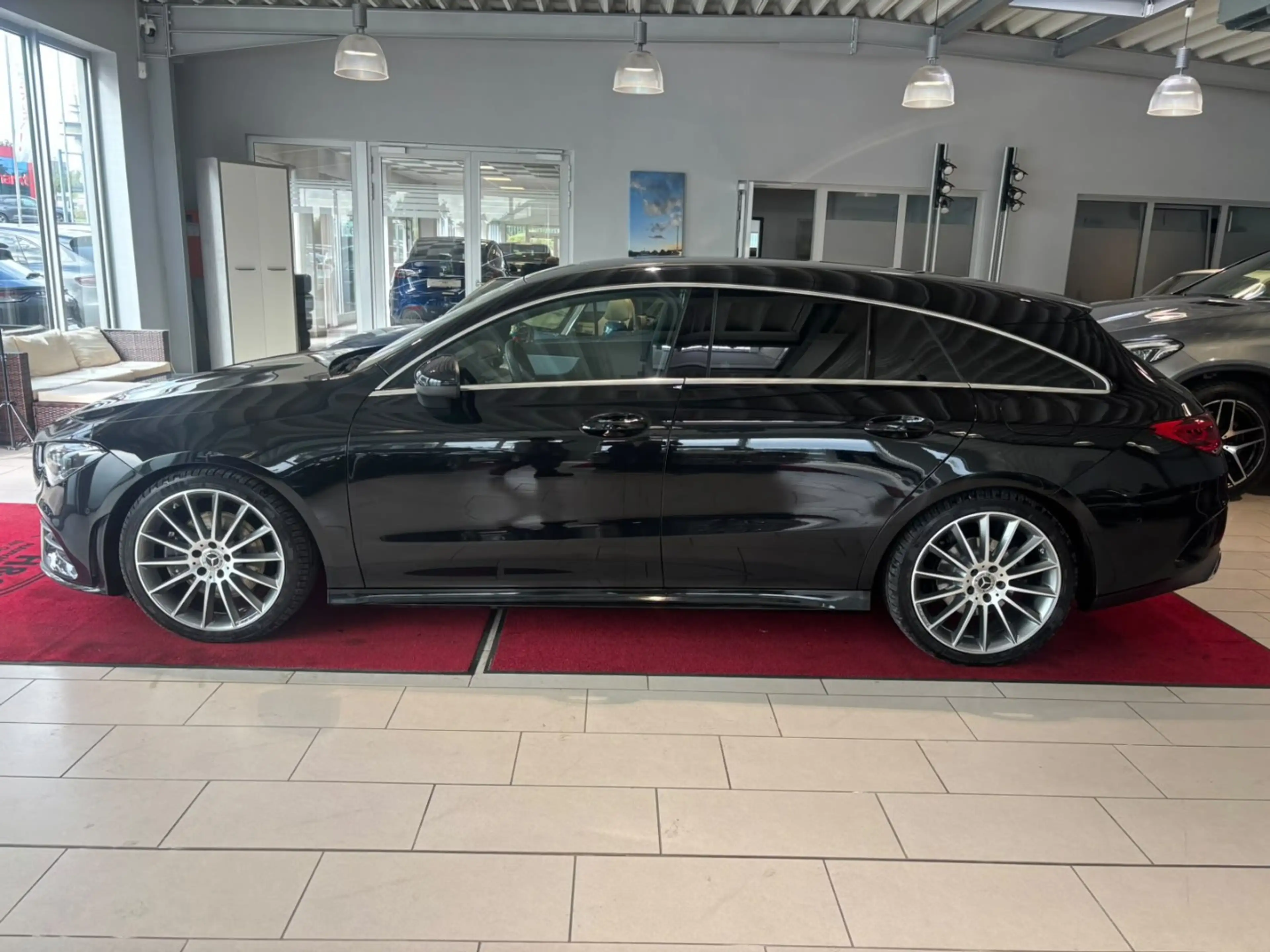 Mercedes-Benz CLA 200 d AMG-Line 4MATIC DCT Shooting Brake — photo 2