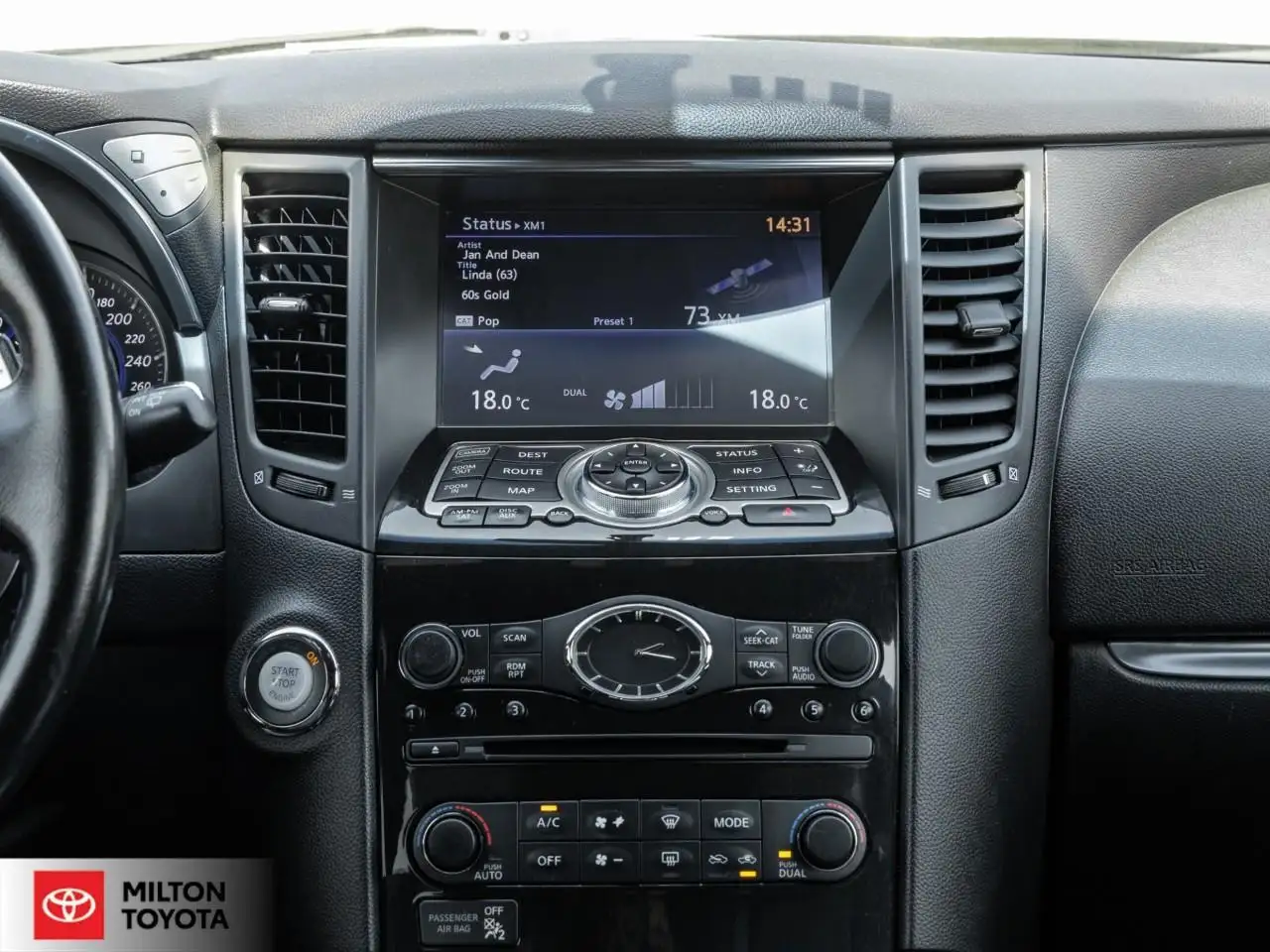 Infiniti QX70 снимка Infiniti QX70