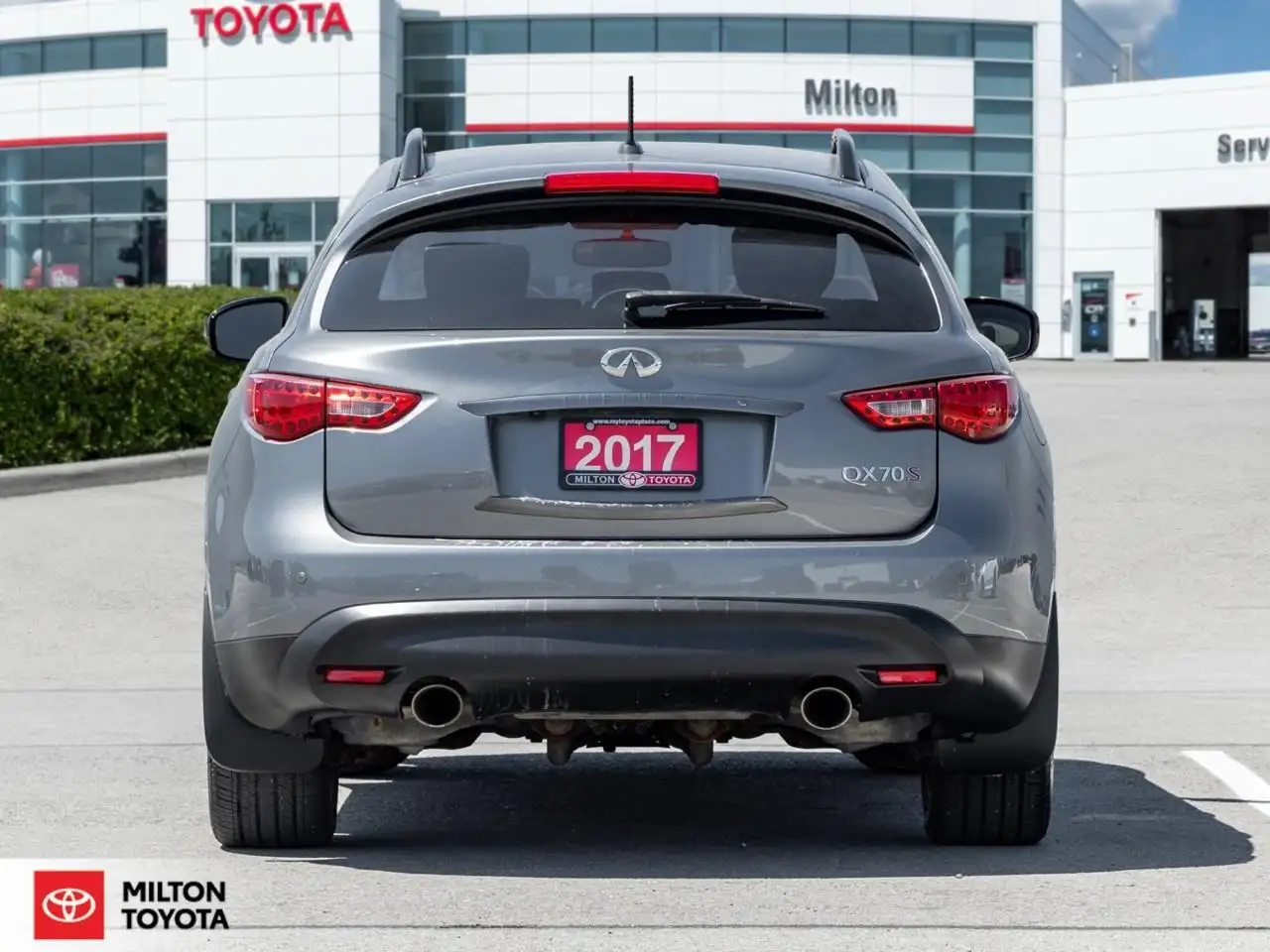 Infiniti QX70 снимка Infiniti QX70