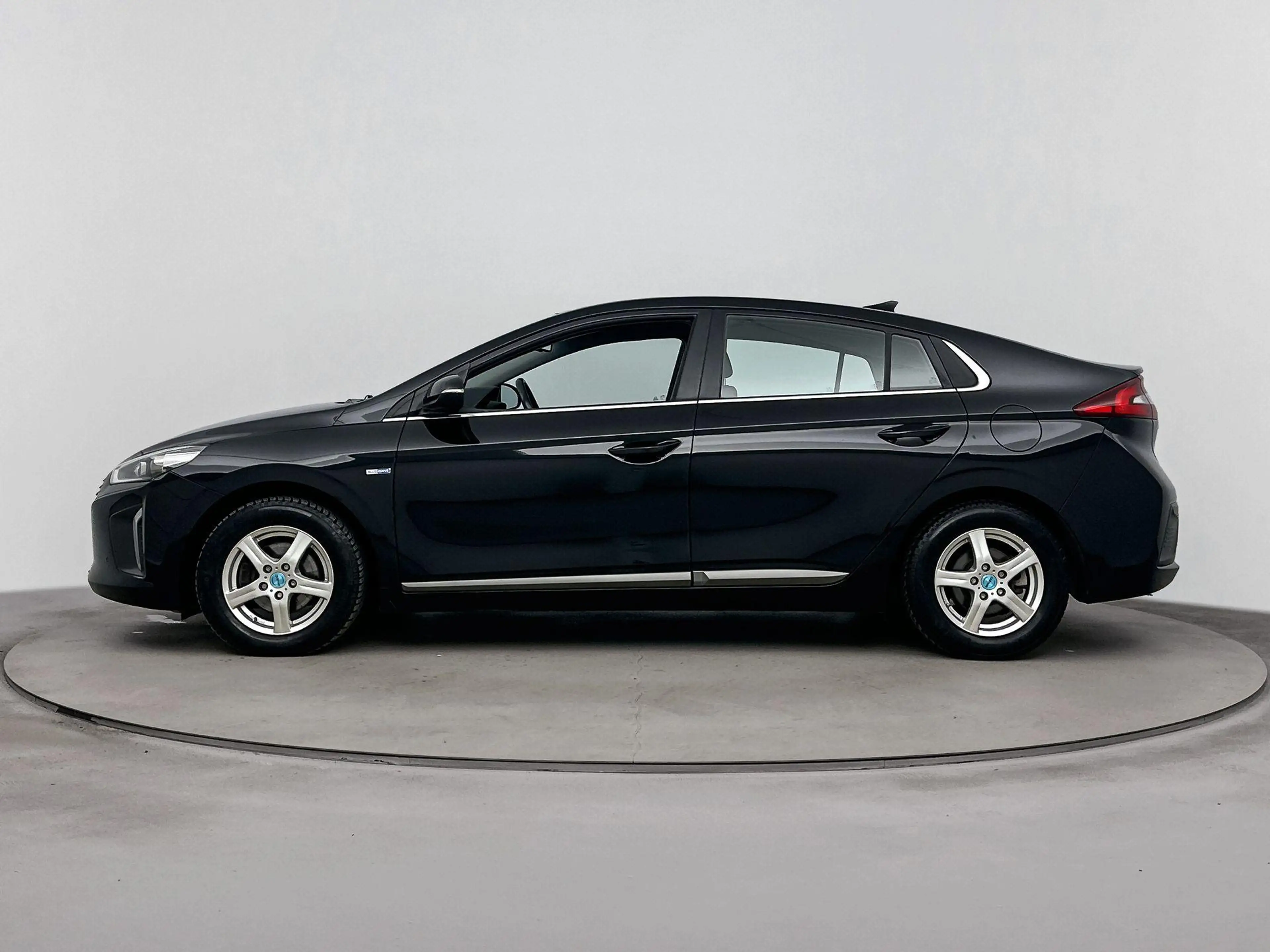 Hyundai IONIQ 1.6 GDi Comfort HEV | trekhaak | Navigatie & carpl — photo 3