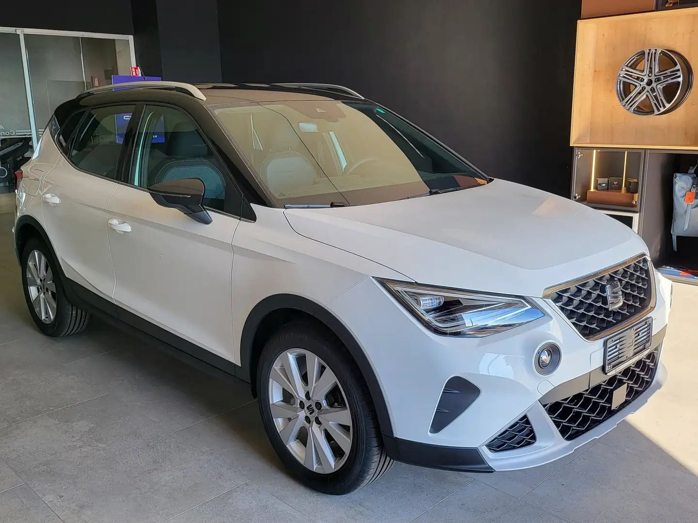 SEAT Arona Arona 2022 1.0 ecotsi Xperience 95cv Bianco - 2