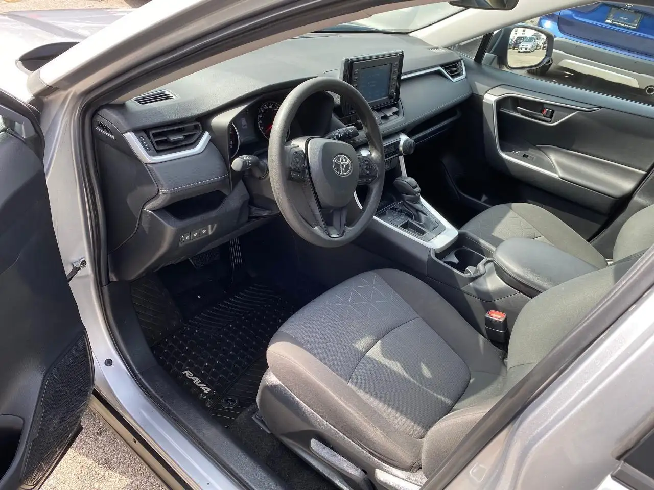 Toyota RAV 4 снимка Toyota RAV 4