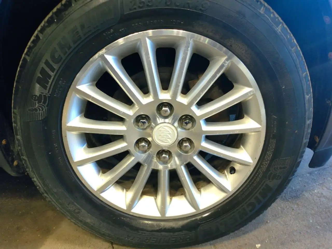 Buick Enclave photo Buick Enclave