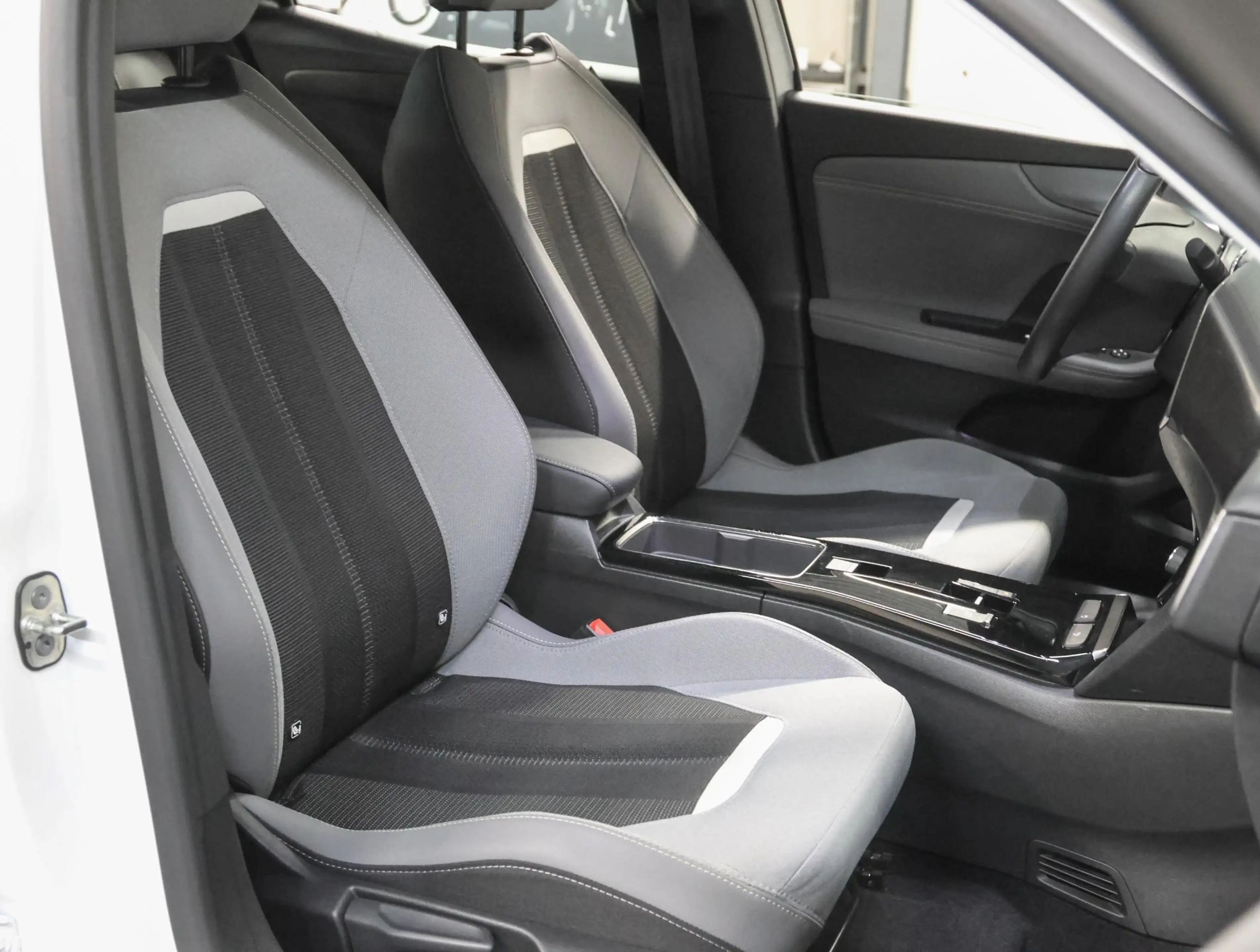 Opel Mokka-E Elegance 50kWh | Accu 96 % | 1ste eigenaar | Camer — photo 10