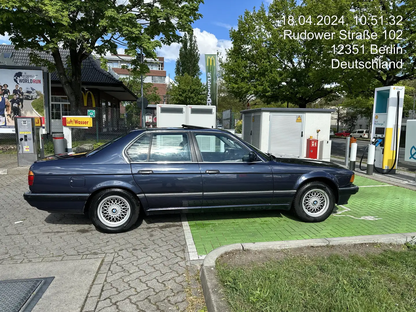 BMW 735 Modrá - 2