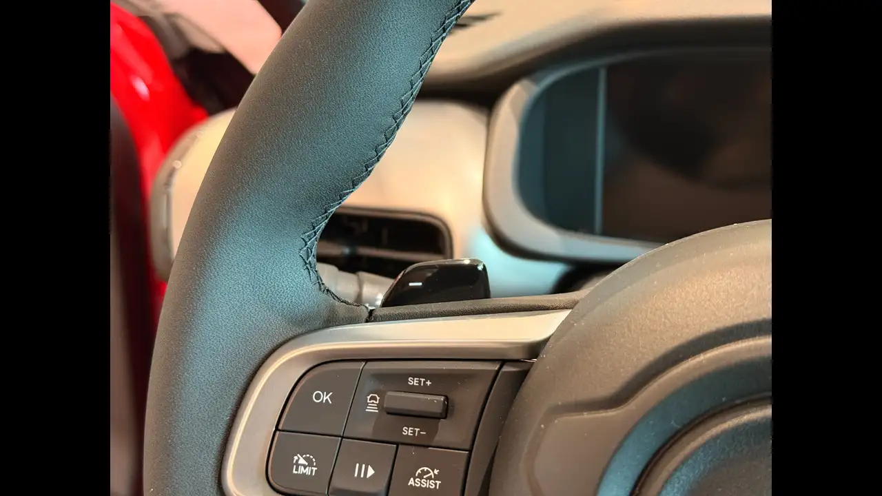 Jeep Avenger E-Hybrid Avenger Altitude 1.2 110cv Dct Mhev 17