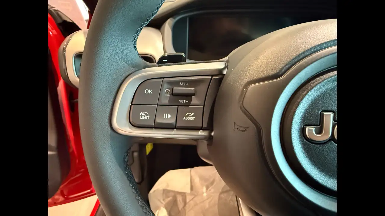 Jeep Avenger E-Hybrid Avenger Altitude 1.2 110cv Dct Mhev 14