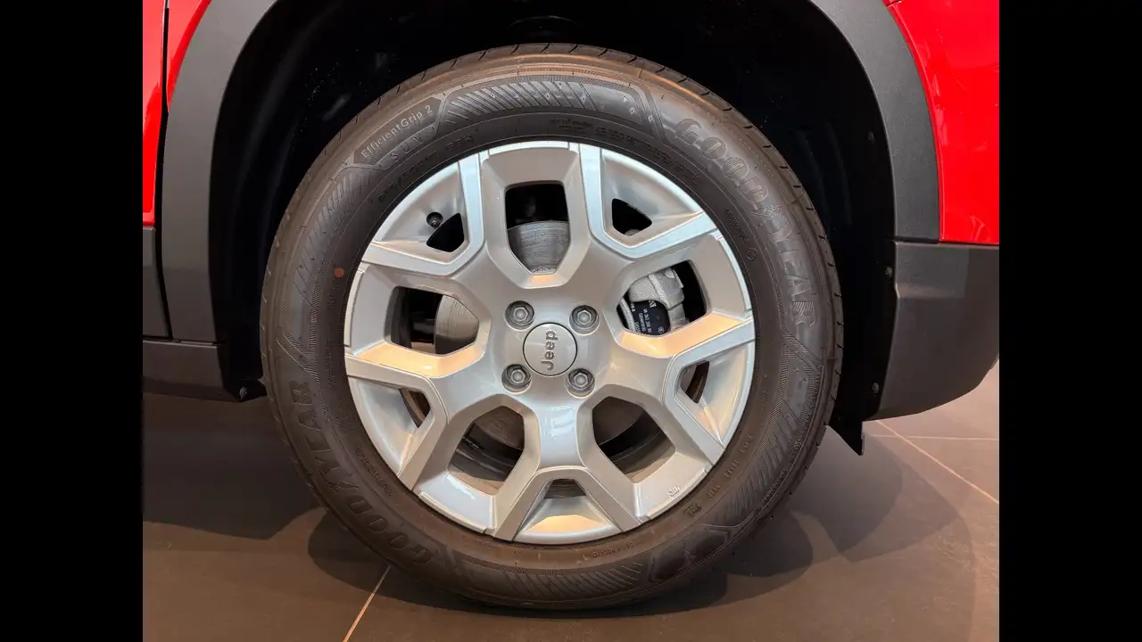 Jeep Avenger E-Hybrid Avenger Altitude 1.2 110cv Dct Mhev 18