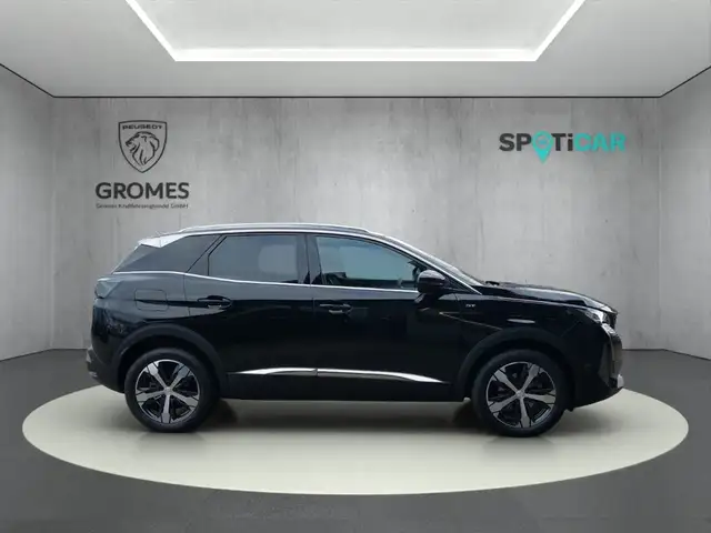 Peugeot 3008 view 2
