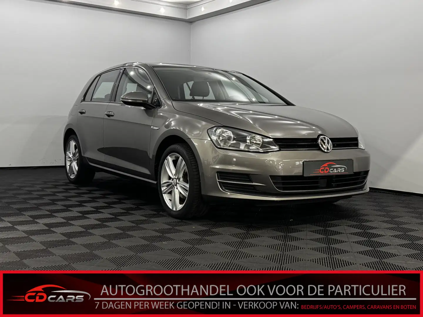 Volkswagen Golf 1.4 TSI Business Edition Airco, Camera, Navi, Crui Gris - 1
