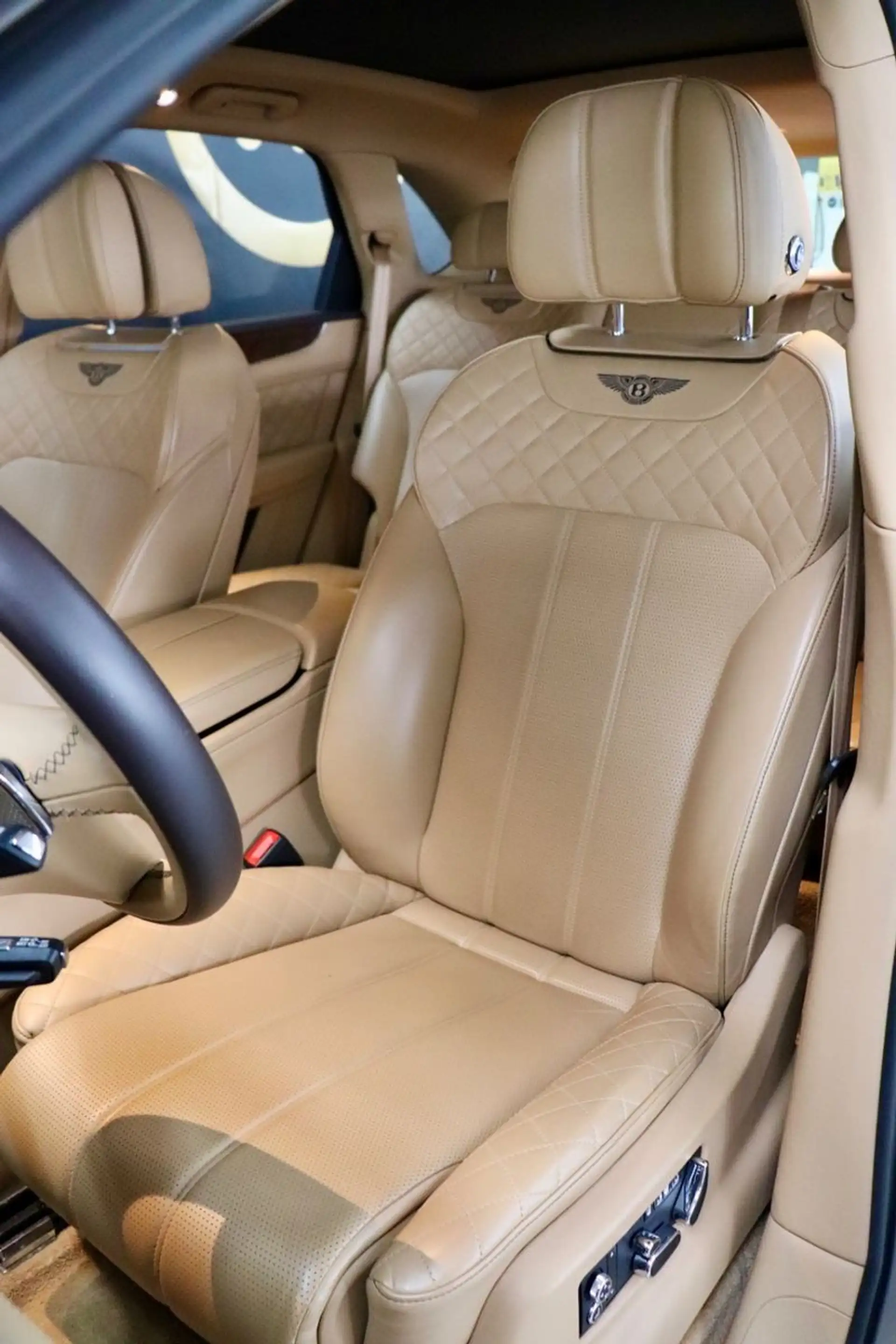 Bentley Bentayga V8 Diesel, 1. Hand, Mulliner, Naim, TOP — photo 15