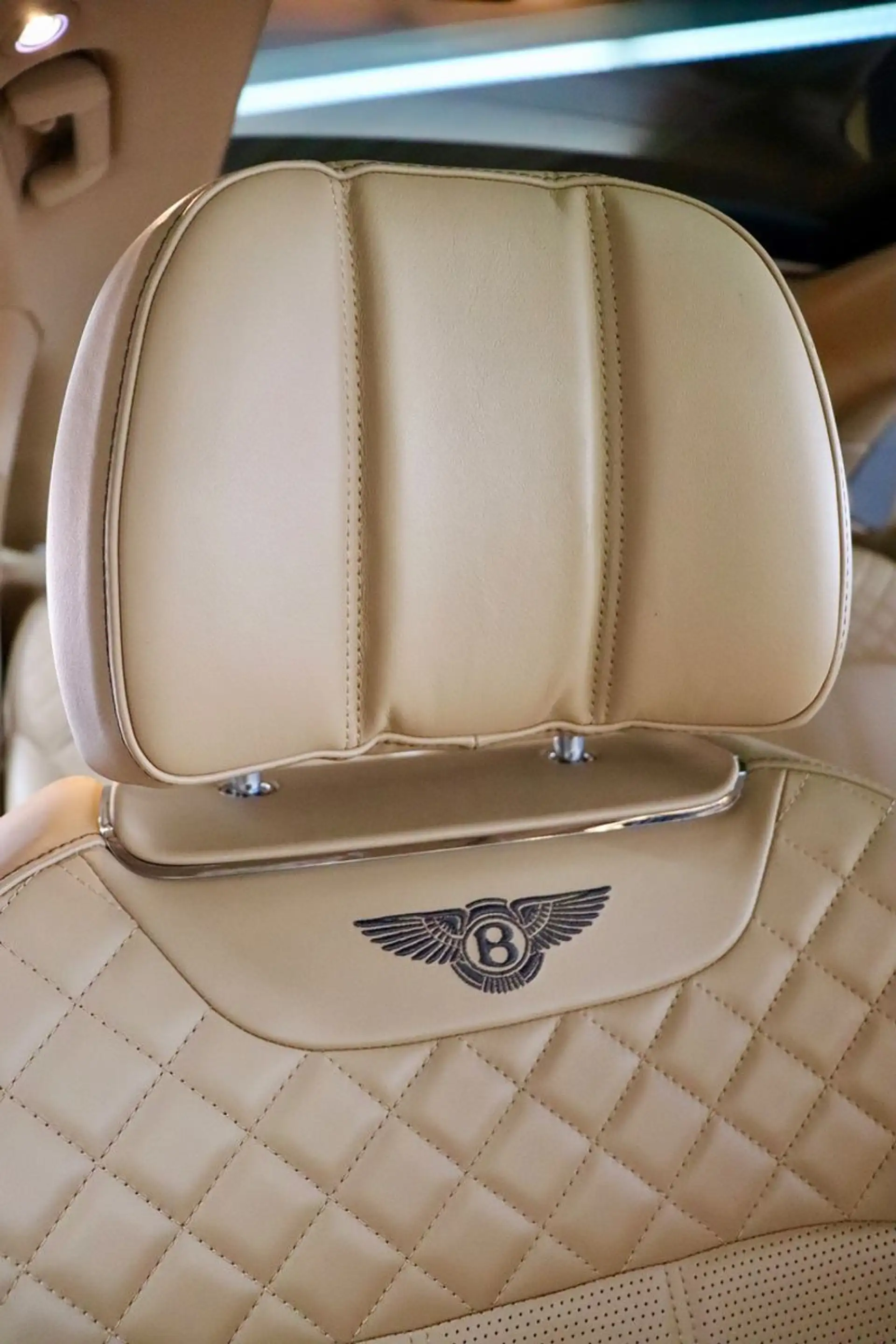 Bentley Bentayga V8 Diesel, 1. Hand, Mulliner, Naim, TOP — photo 14