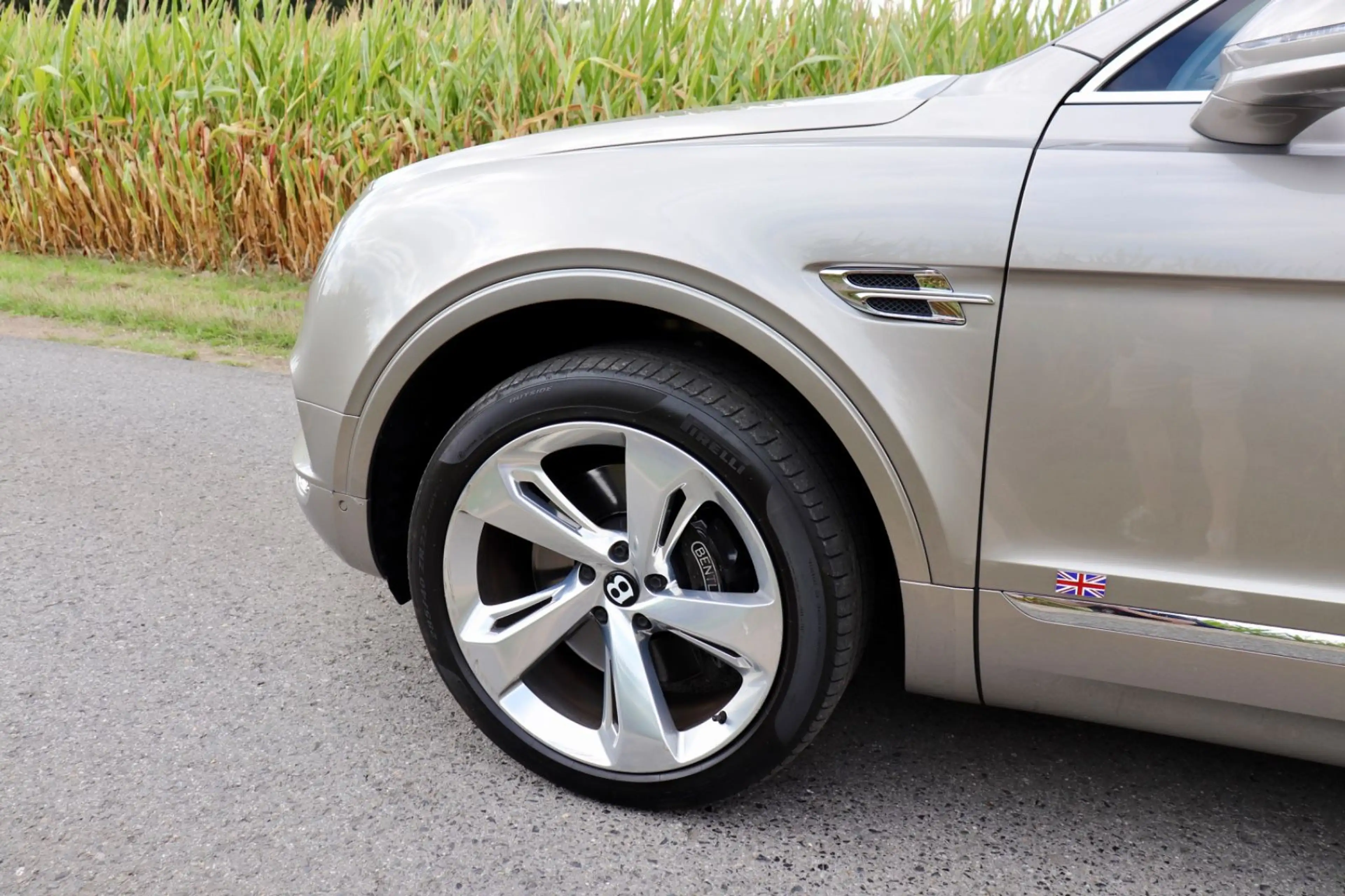 Bentley Bentayga V8 Diesel, 1. Hand, Mulliner, Naim, TOP — photo 11