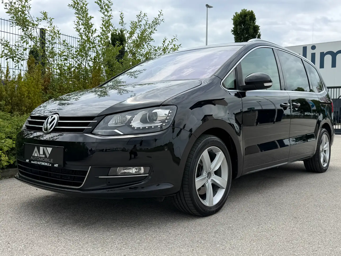Volkswagen Sharan Highline BMT 4Motion Export Schwarz - 1