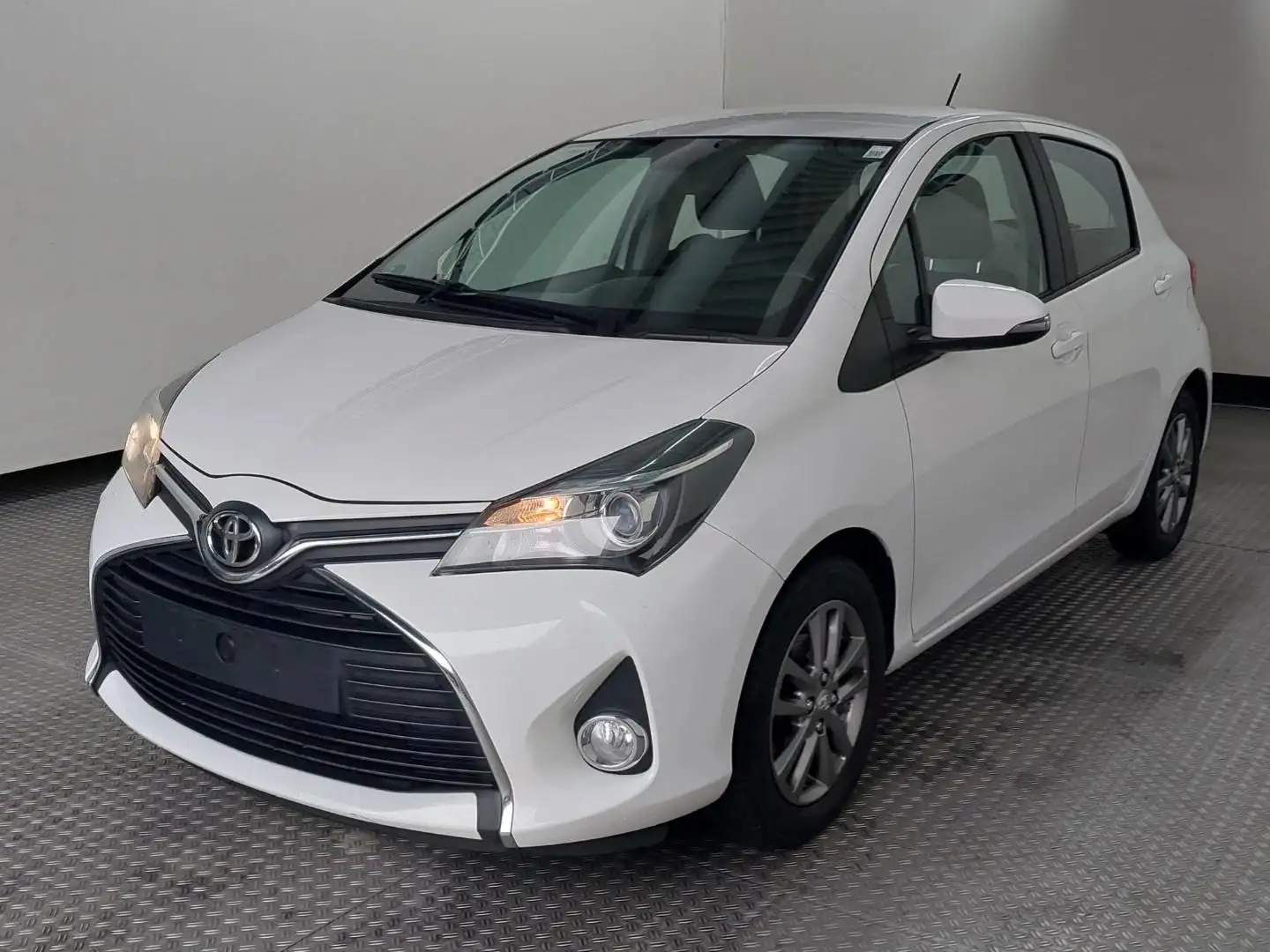 Toyota Yaris Yaris 5p 1.3 Bianco - 1
