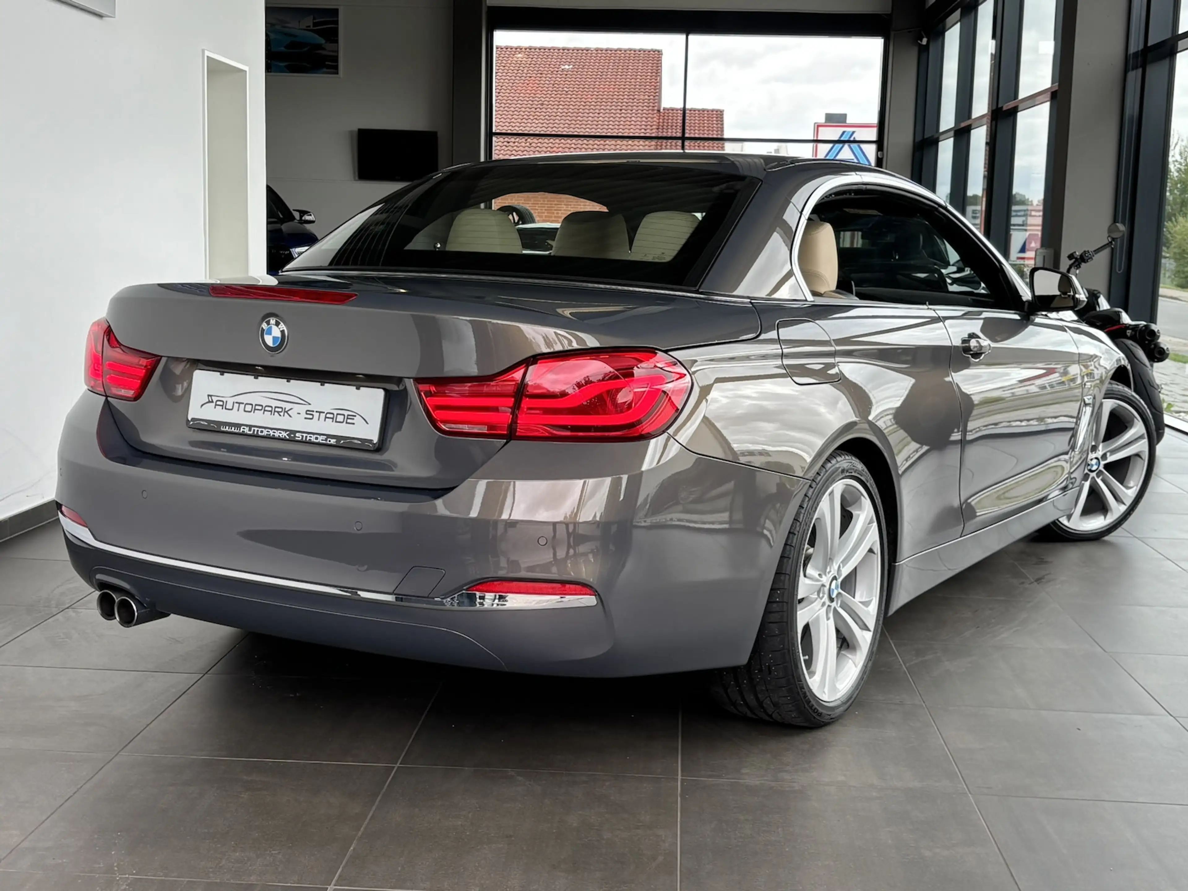 BMW 420 420i Luxury Line Cabrio LED Aut. Navi Leder HUD — photo 3