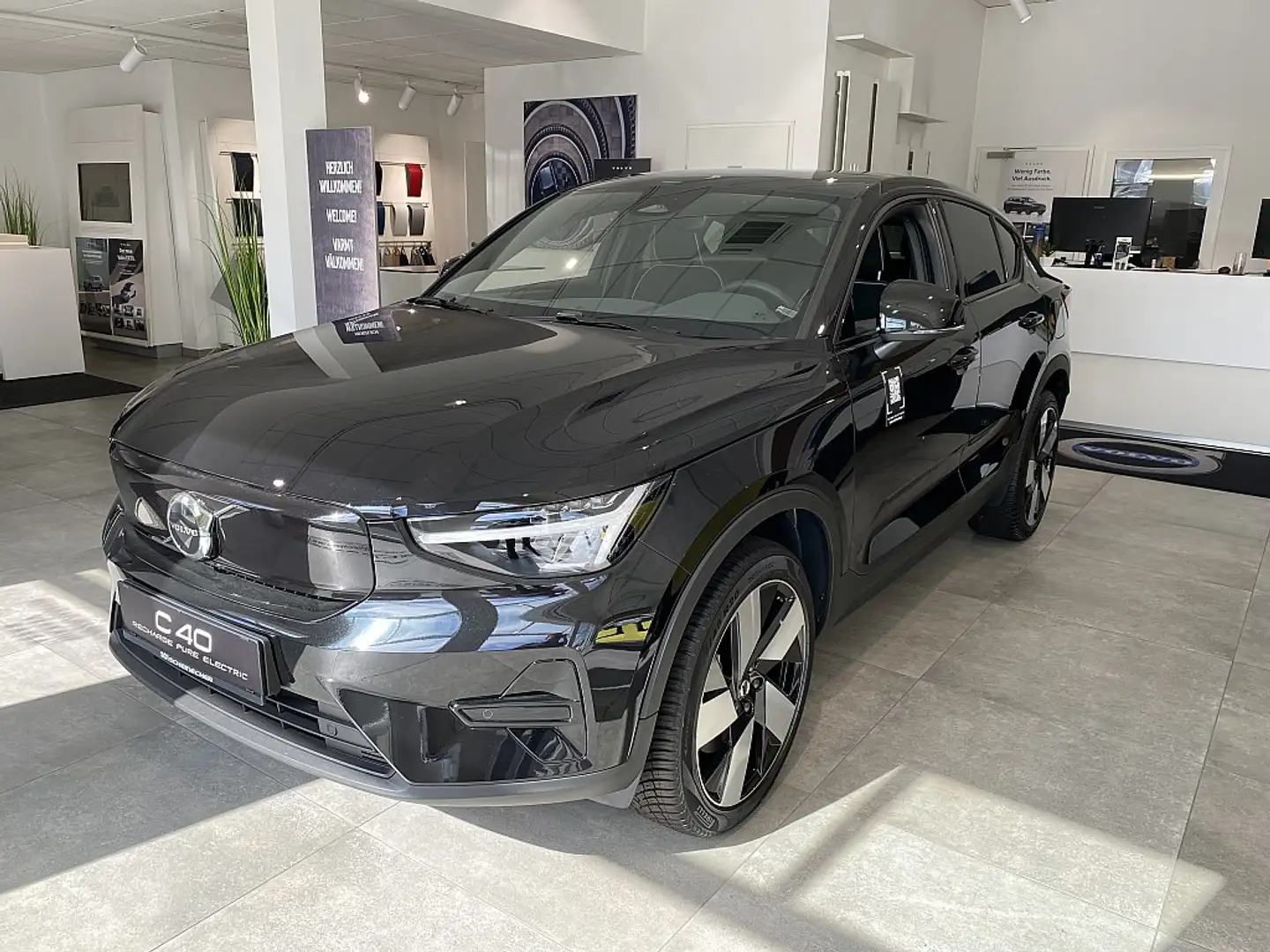 Volvo C40 Recharge Single Front 67kWh Plus Schwarz - 2