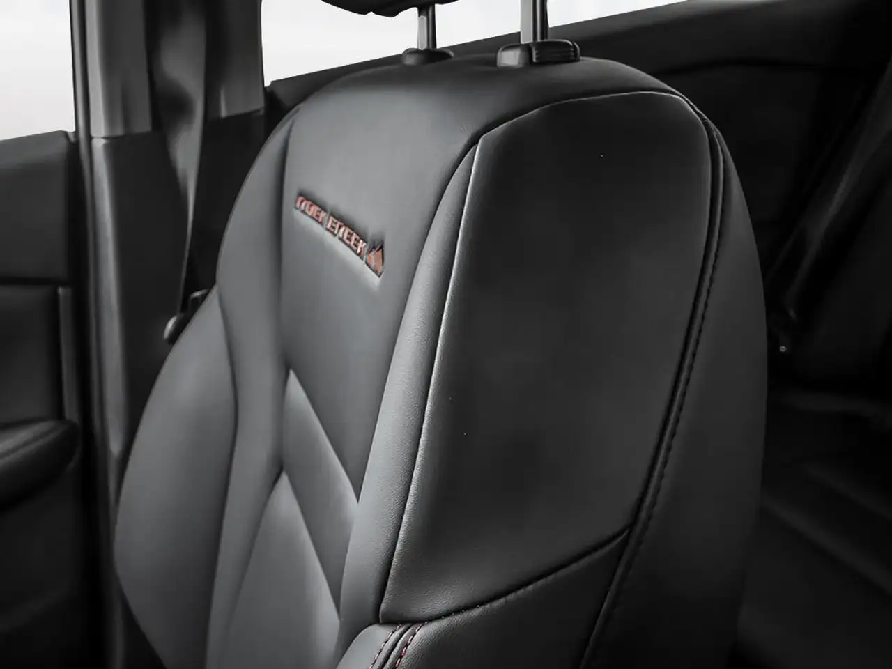 Nissan Rogue fotografie Nissan Rogue