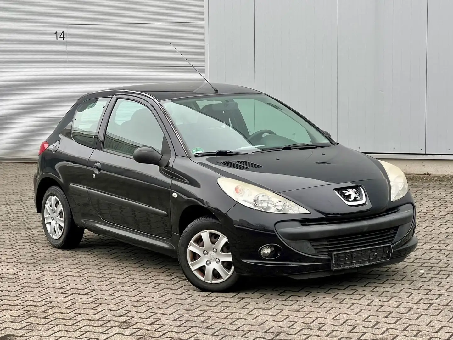 Peugeot 206 + Basis Klima Zahnriemen neu Tüv 11/27 Schwarz - 1