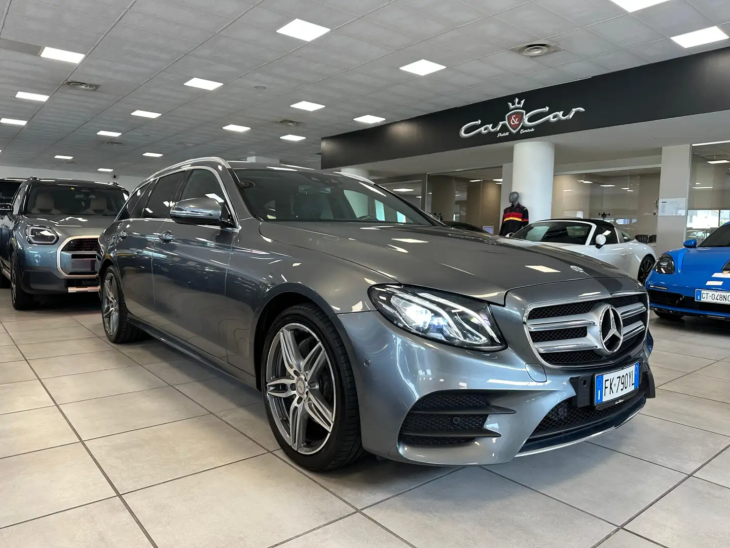 Mercedes-Benz E 220 d premium SW AMG auto Grigio - 1