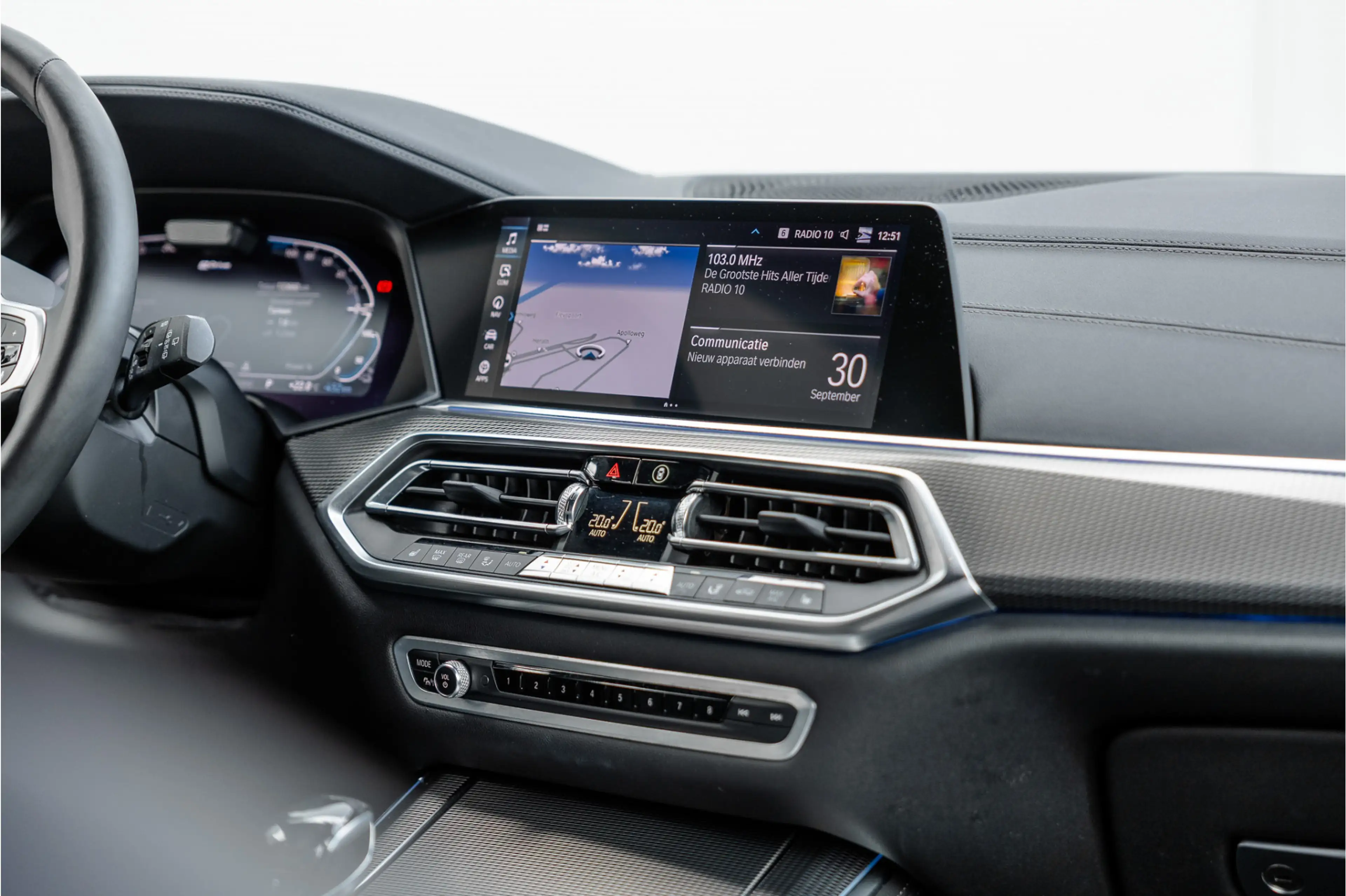 BMW X5 xDrive45e High Executive M-Sport / 22 inch / Co-Pi — photo 17