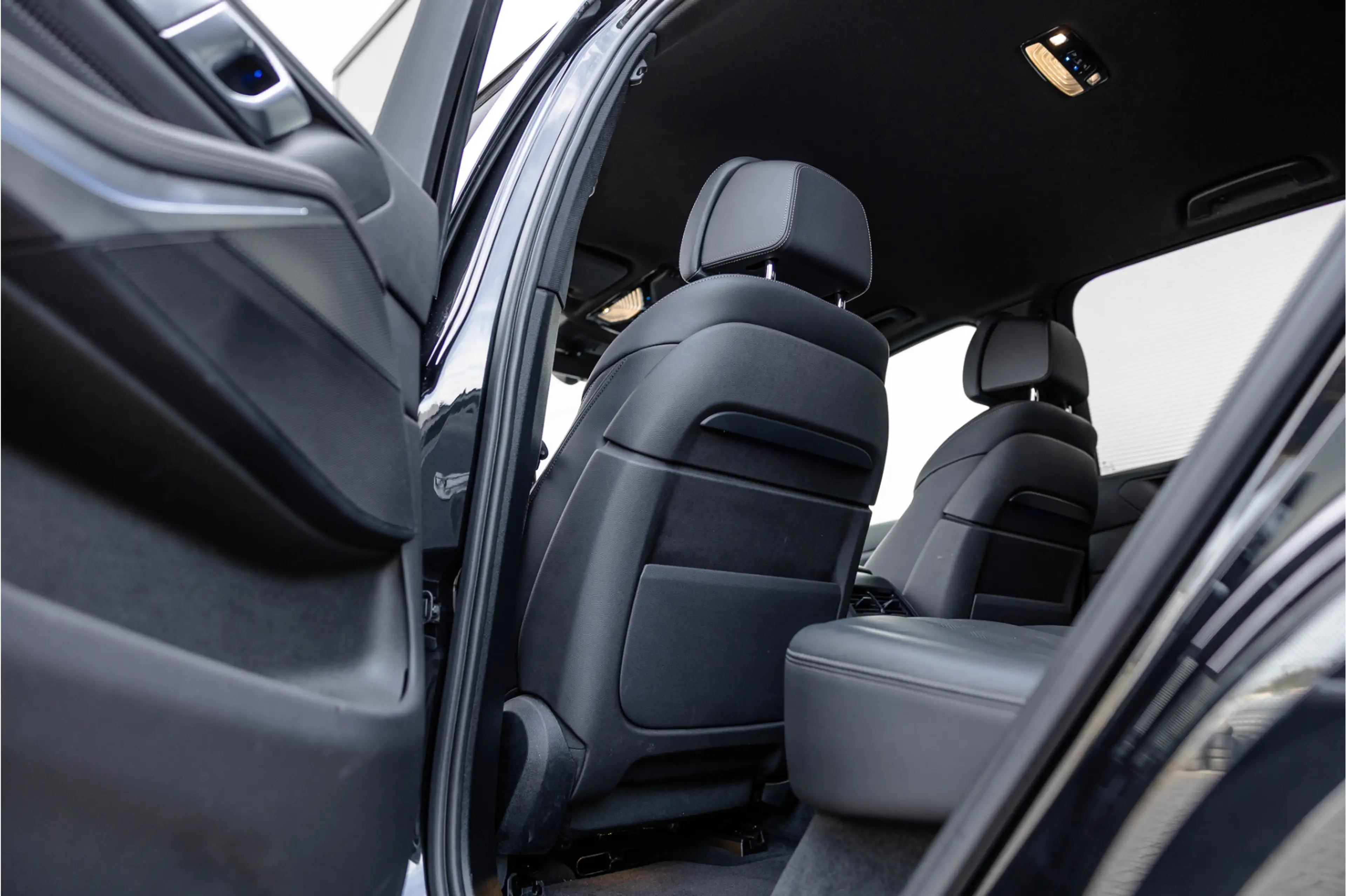 BMW X5 xDrive45e High Executive M-Sport / 22 inch / Co-Pi — photo 8