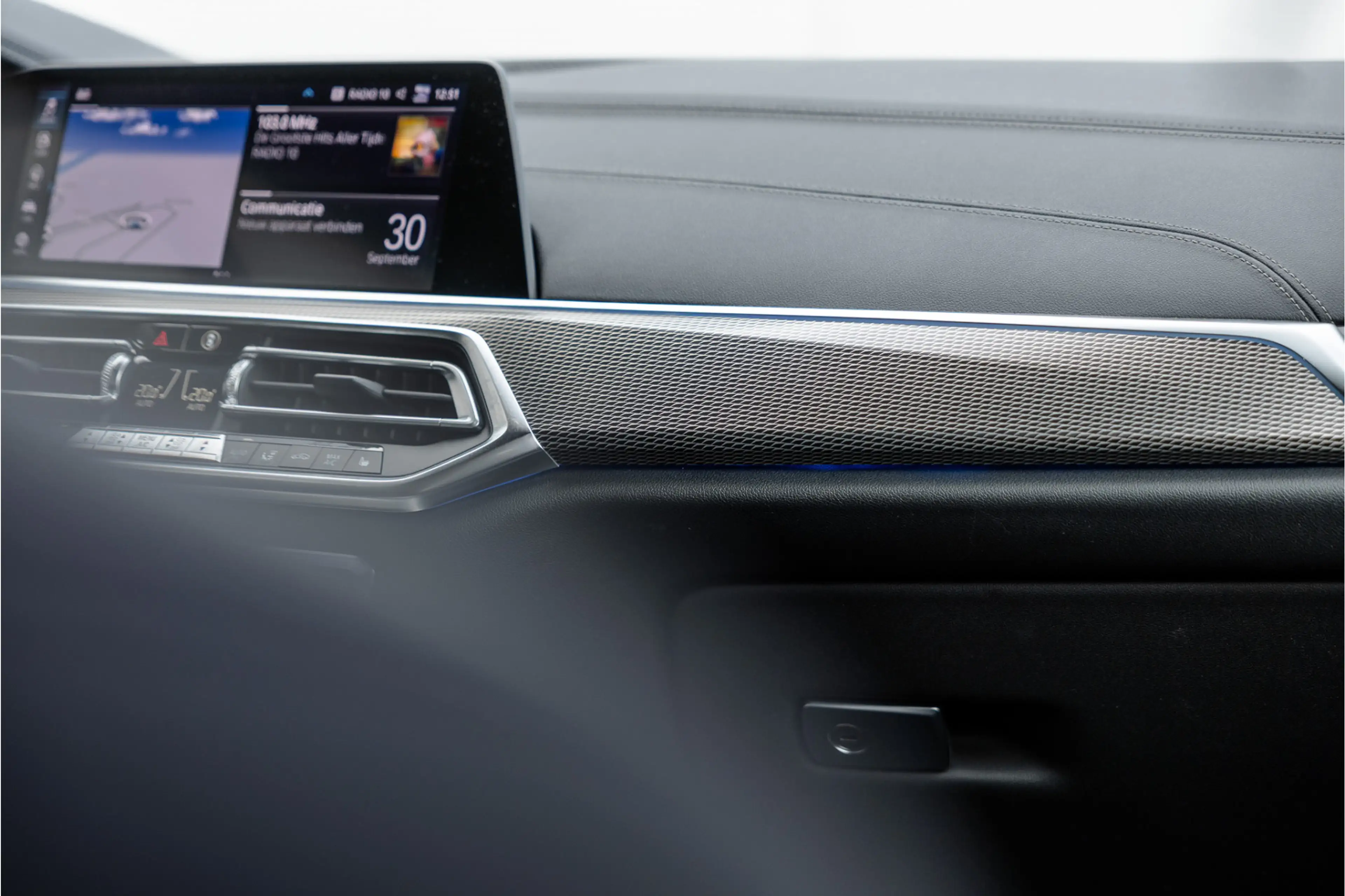 BMW X5 xDrive45e High Executive M-Sport / 22 inch / Co-Pi — photo 45