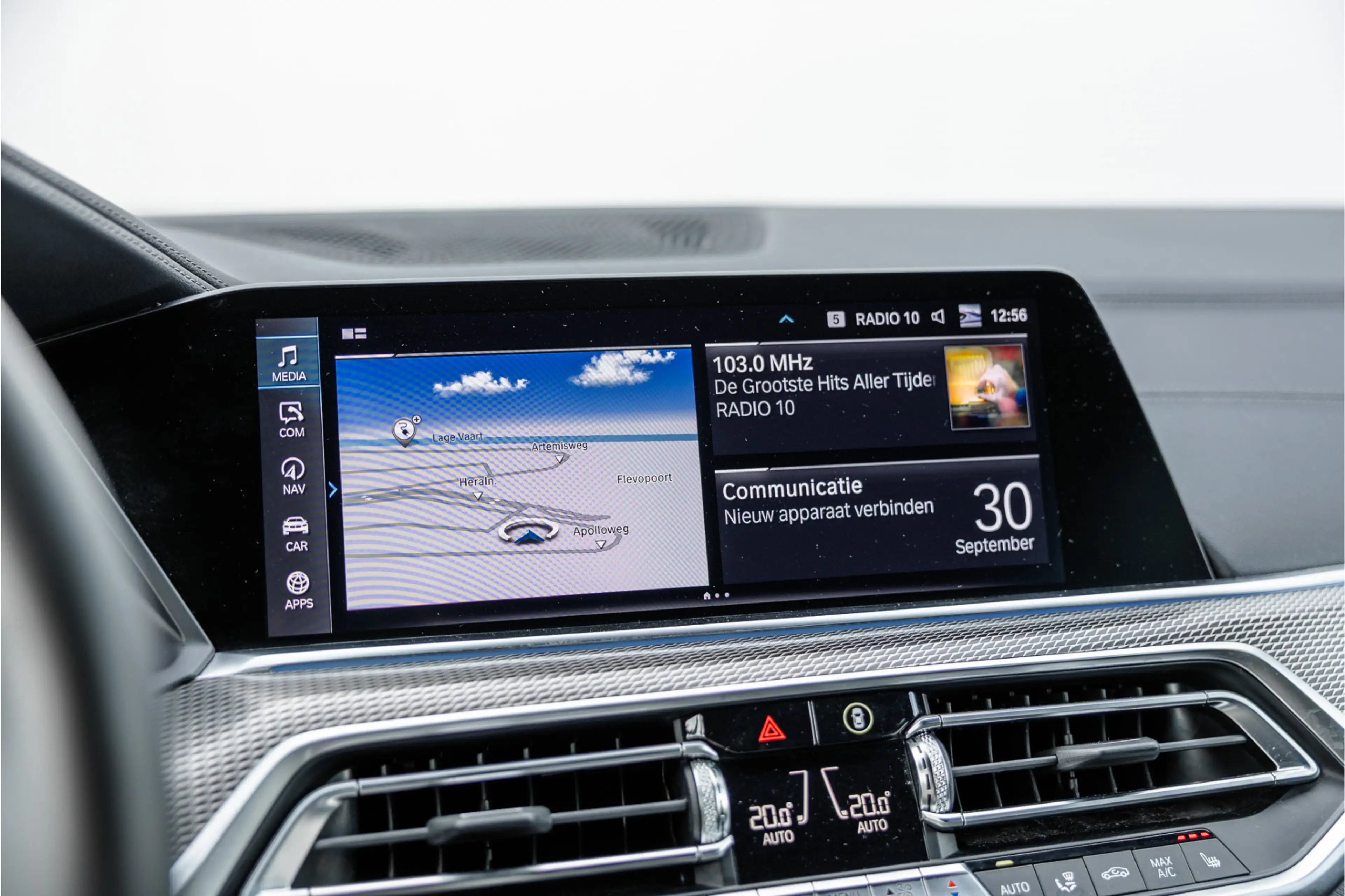 BMW X5 xDrive45e High Executive M-Sport / 22 inch / Co-Pi — photo 24