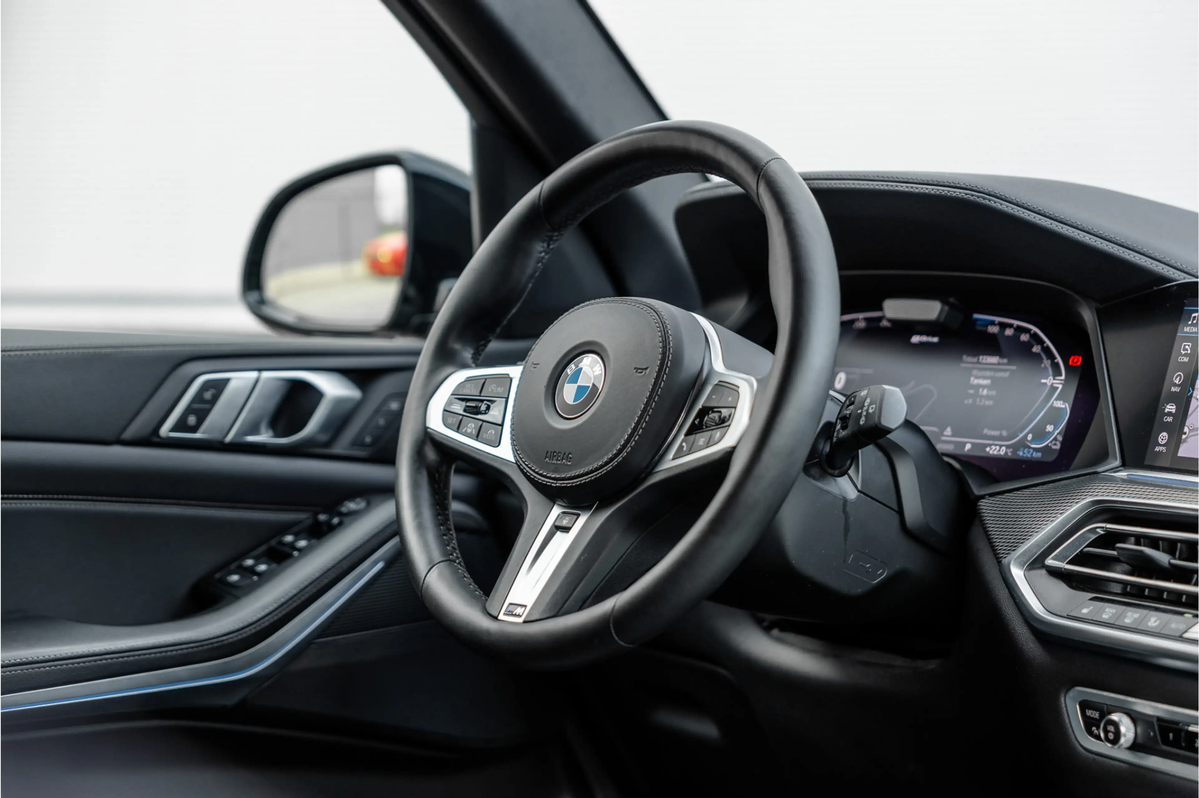 BMW X5 xDrive45e High Executive M-Sport / 22 inch / Co-Pi — photo 14