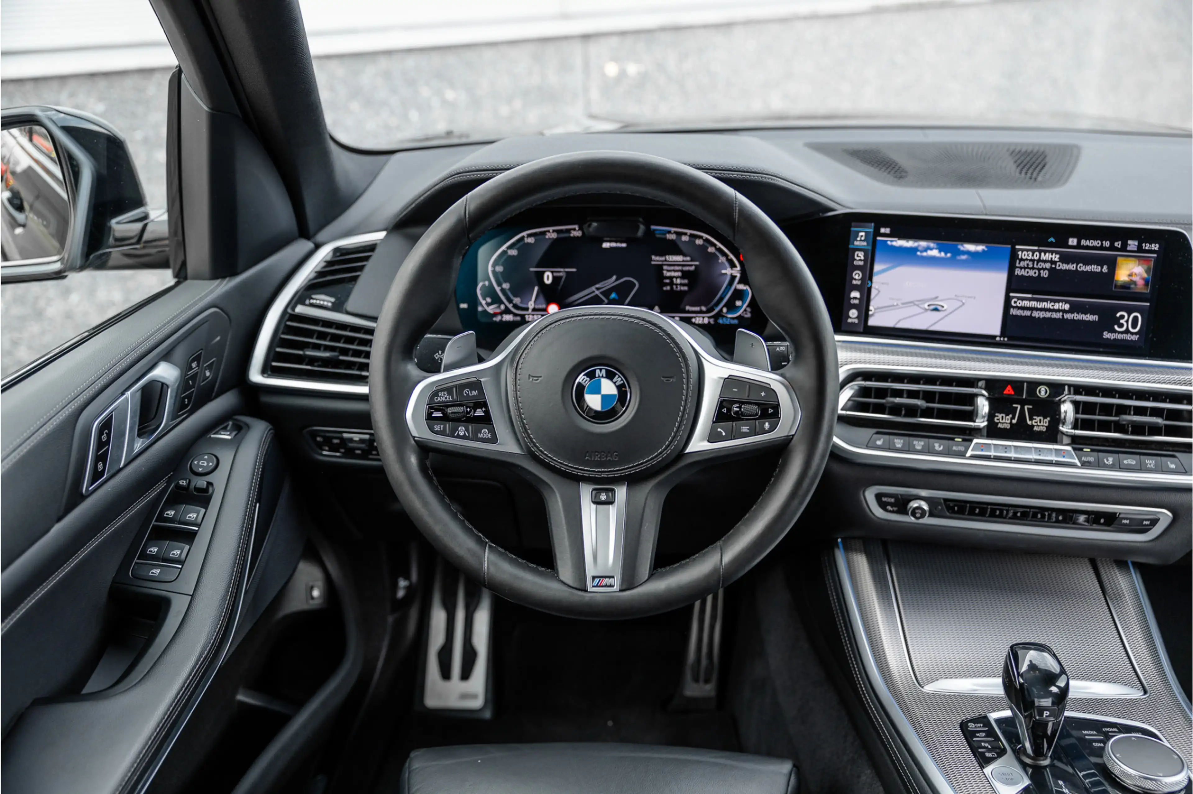BMW X5 xDrive45e High Executive M-Sport / 22 inch / Co-Pi — photo 21