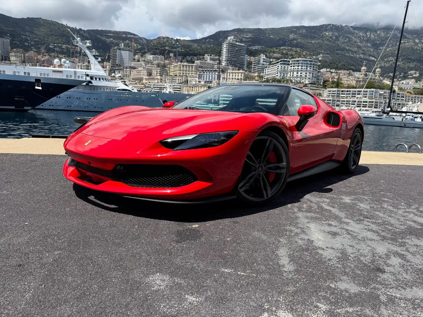 Ferrari 296 GTB / 3.0l V6 Turbo Hybride 830 CH BVA 8 / Red - 1