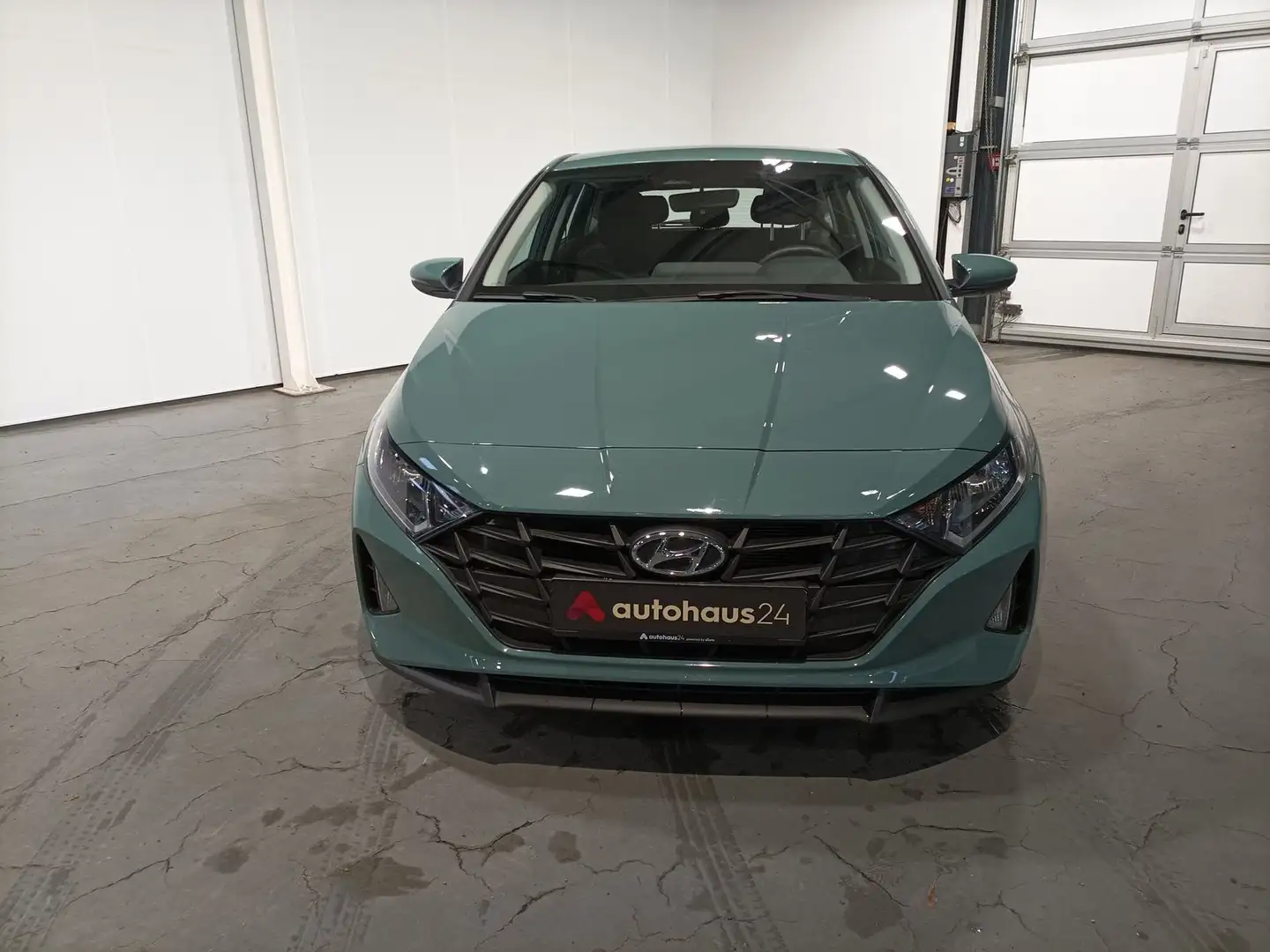 Hyundai i20 1.2 Select Klima|Berganfahrhilfe|Bluetooth Vert - 2