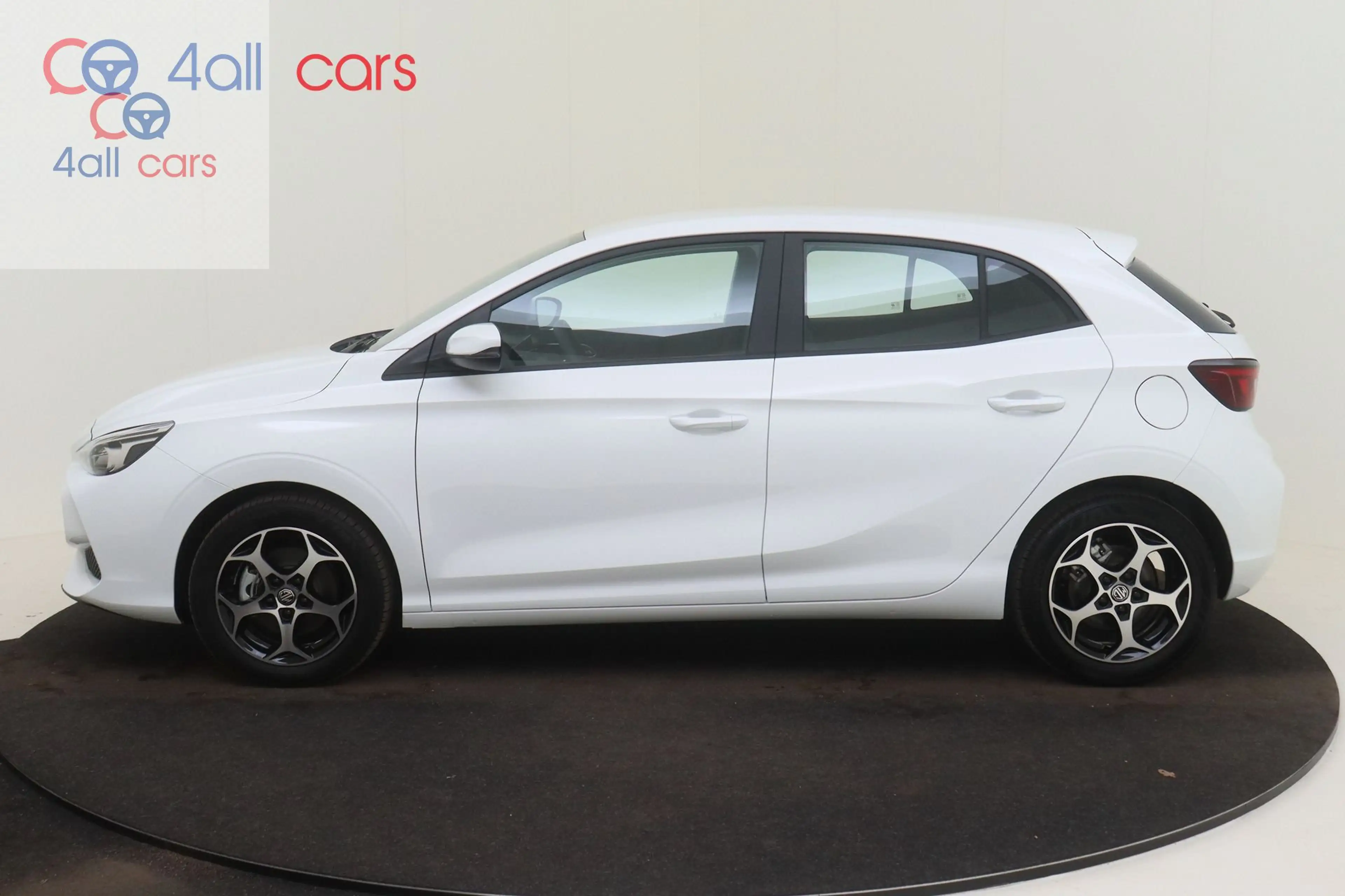 MG MG3 3348 Comfort Hybr+ GAR7j FHEV 194pk GPS CAMv+a PDC ACC 1.5ICE 75kw-194pk S/S — photo 6