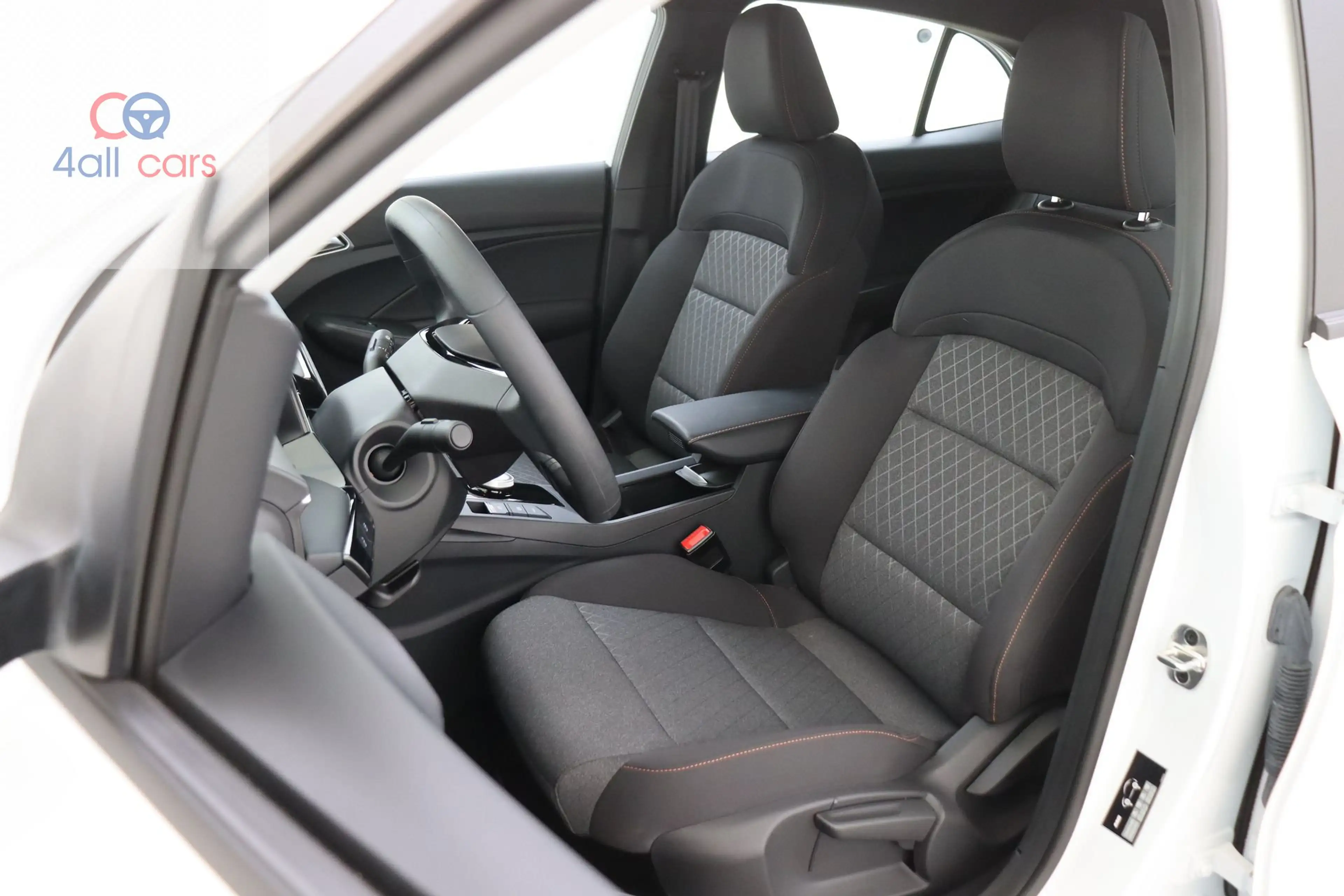 MG MG3 3348 Comfort Hybr+ GAR7j FHEV 194pk GPS CAMv+a PDC ACC 1.5ICE 75kw-194pk S/S — photo 10