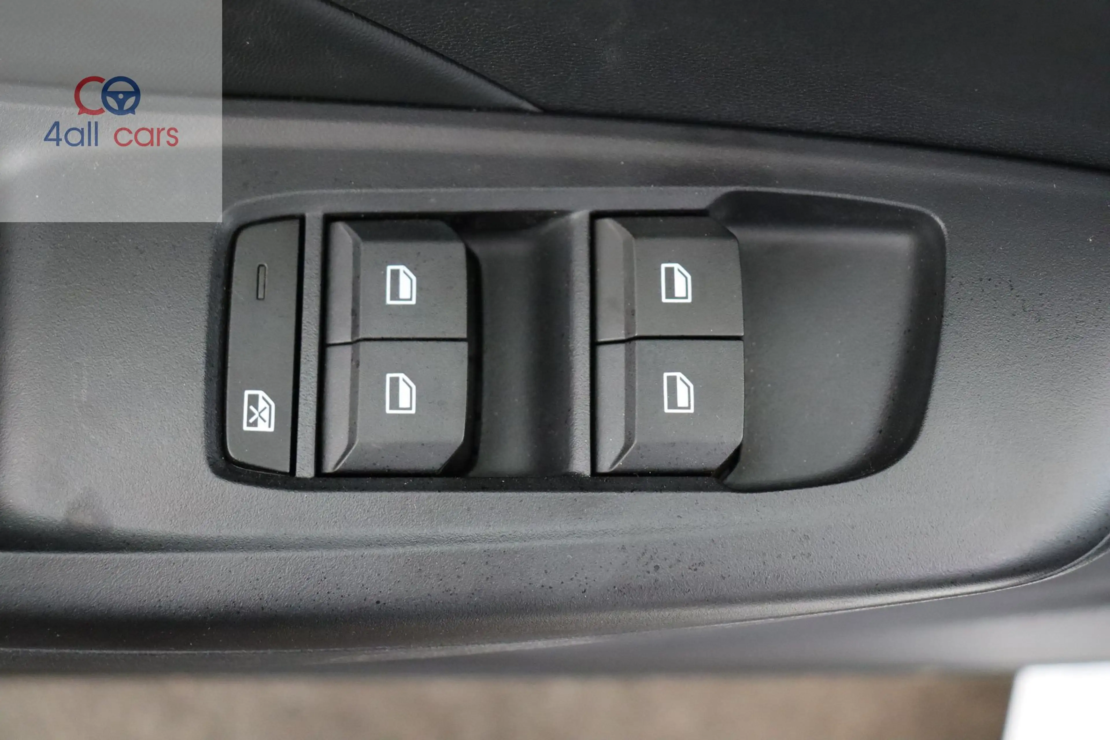 MG MG3 3348 Comfort Hybr+ GAR7j FHEV 194pk GPS CAMv+a PDC ACC 1.5ICE 75kw-194pk S/S — photo 9