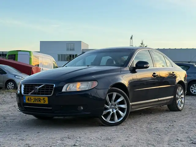 Volvo S80