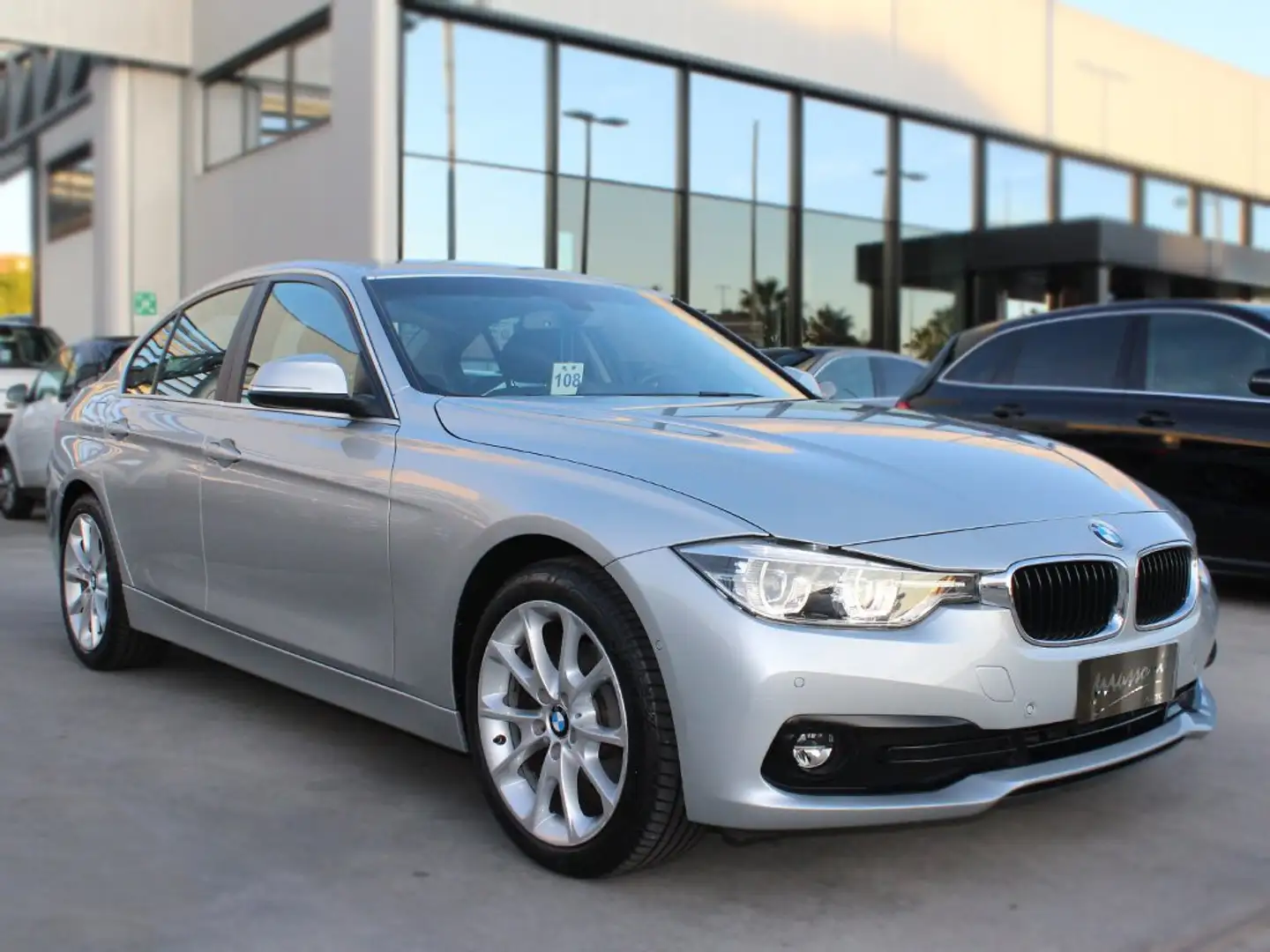 BMW 318 Business Advantage Gris - 1