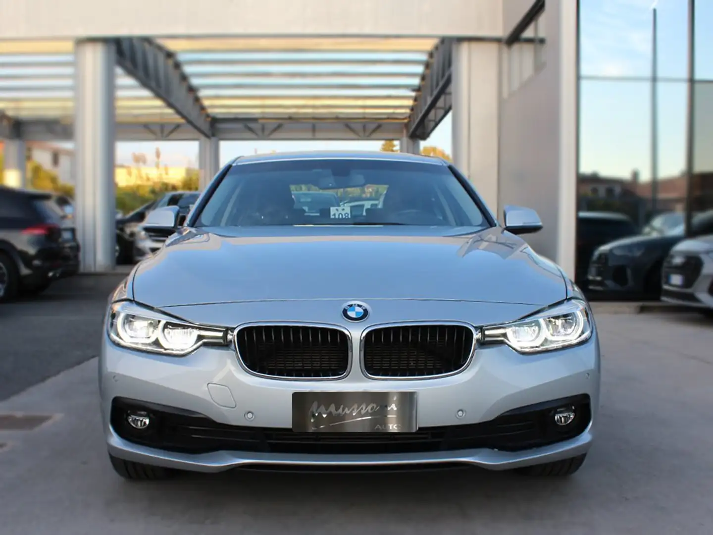 BMW 318 Business Advantage Gris - 2