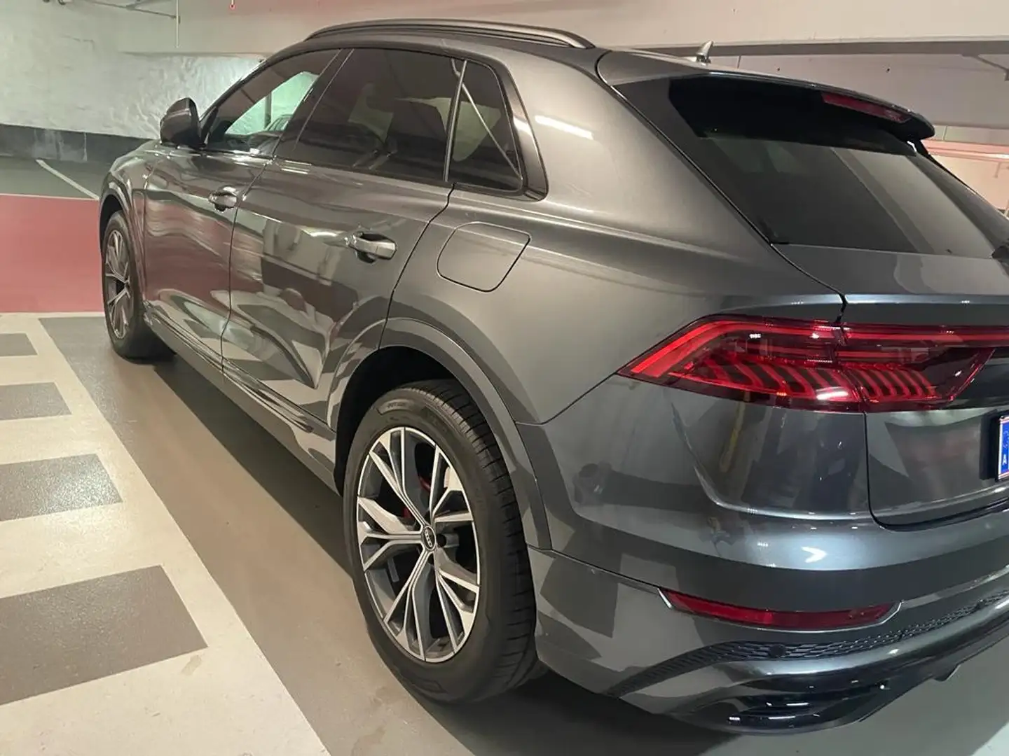 Audi Q8 Q8 55 TFSI e quattro Tiptronic Grau - 1