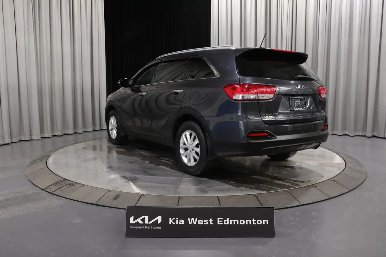 Kia Sorento снимка Kia Sorento