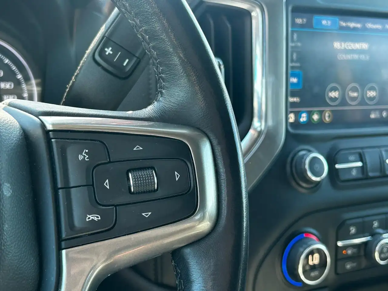 Chevrolet Silverado 1500 снимка Chevrolet Silverado 1500