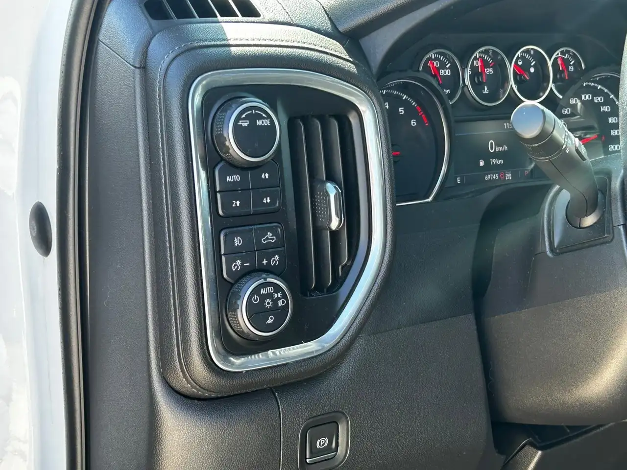Chevrolet Silverado 1500 снимка Chevrolet Silverado 1500