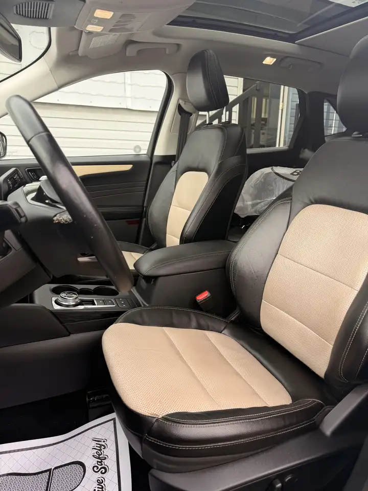Ford Escape снимка Ford Escape
